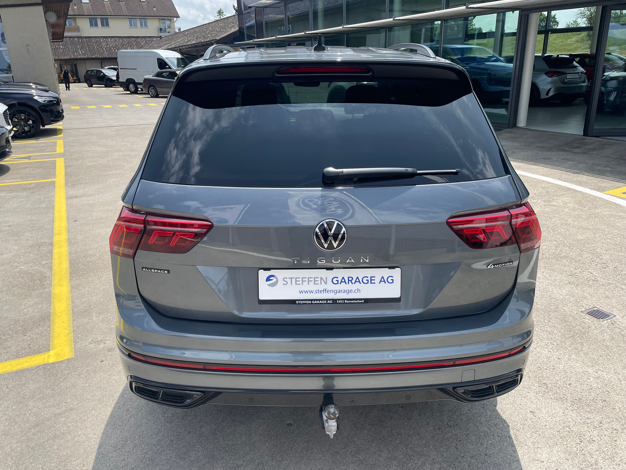 listing desktop thumbnail image 6