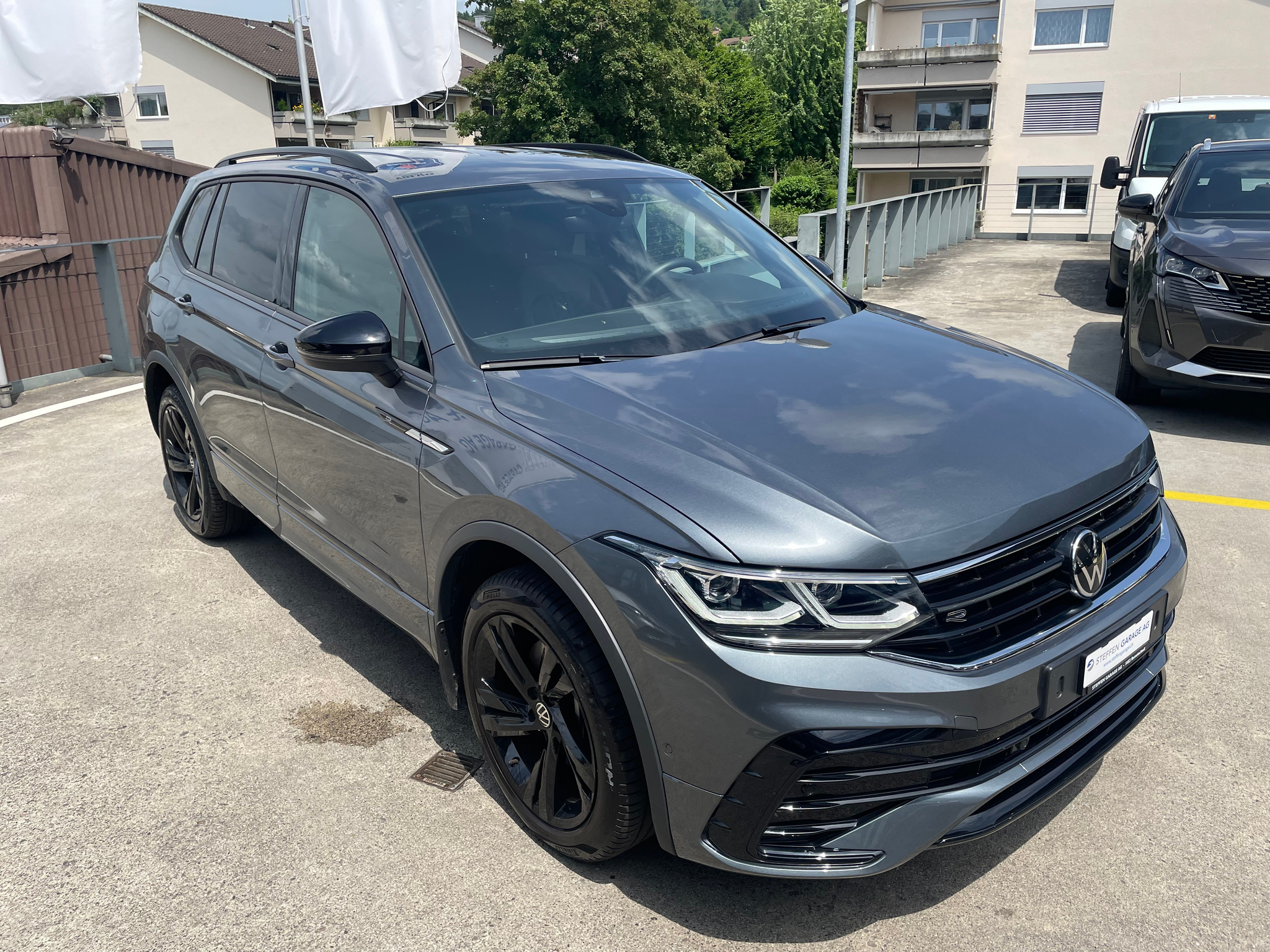 listing desktop thumbnail image 9