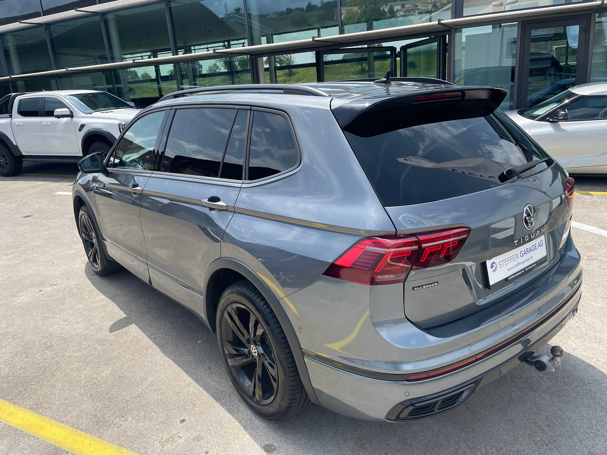 listing desktop thumbnail image 5