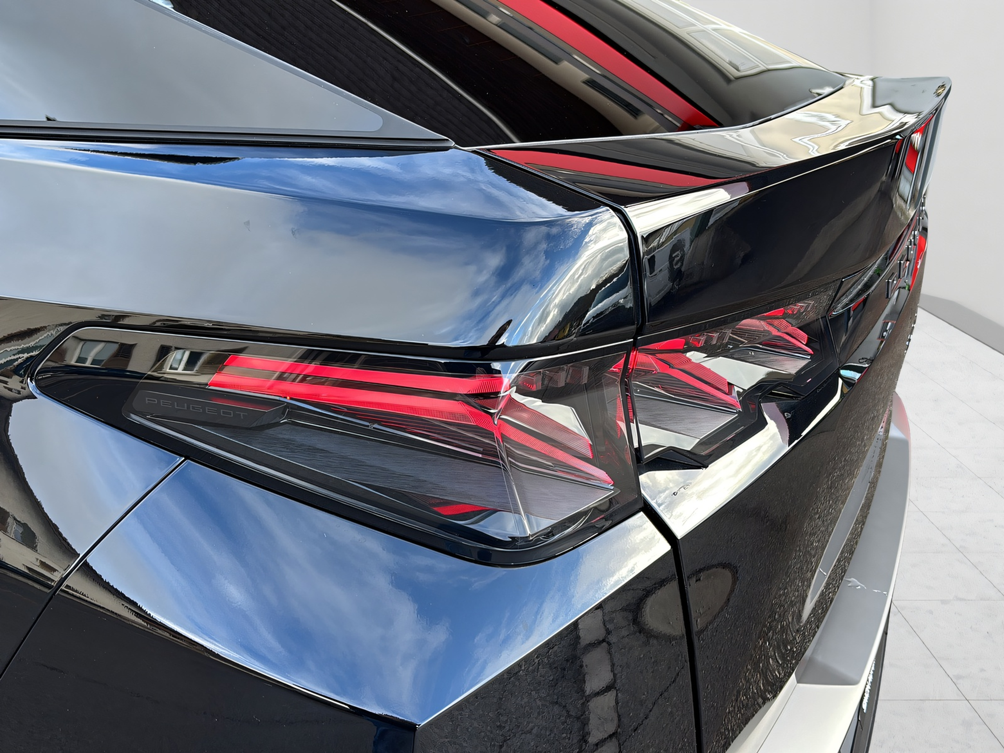 listing desktop thumbnail image 7