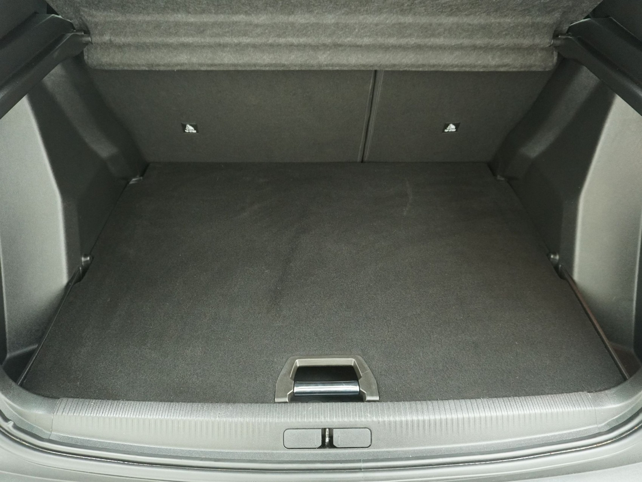 listing desktop thumbnail image 12