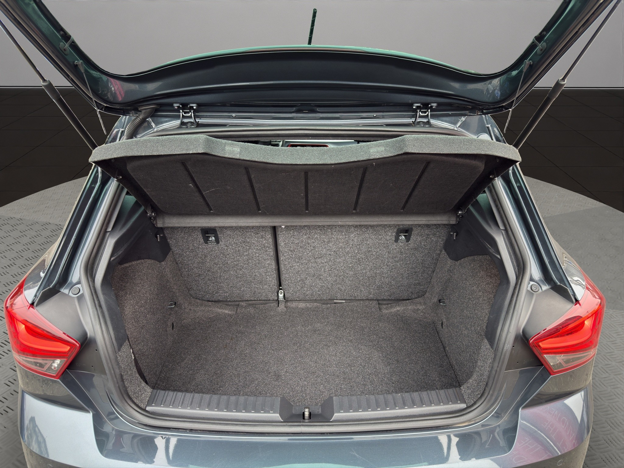 listing desktop thumbnail image 8