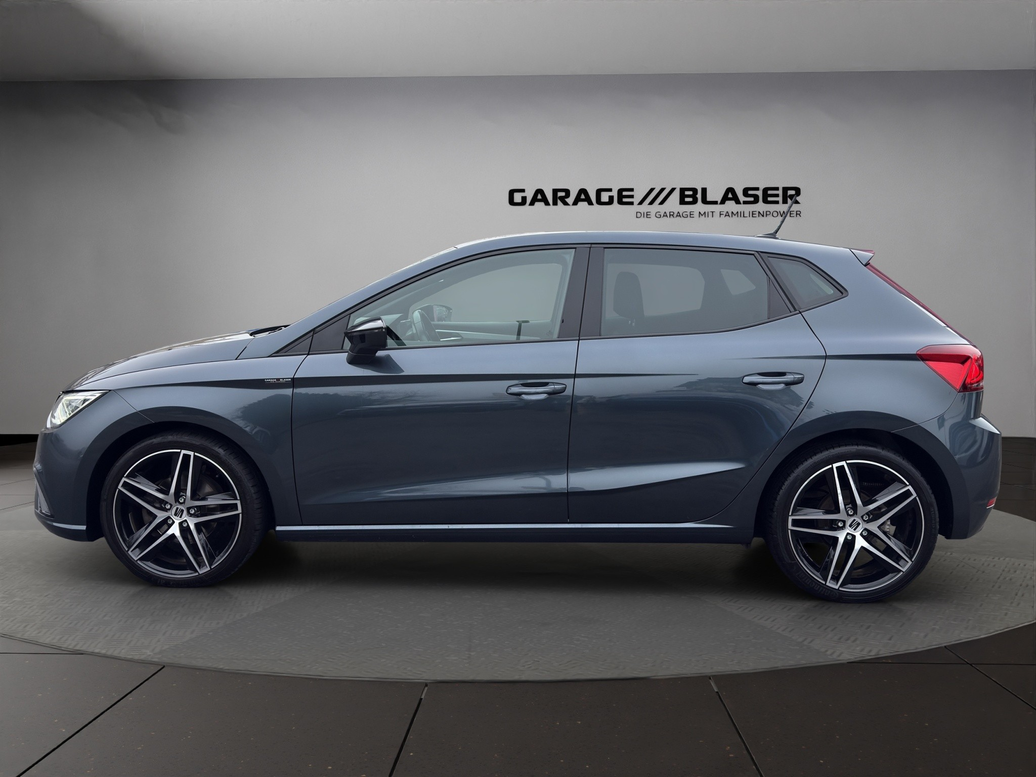 listing desktop thumbnail image 1