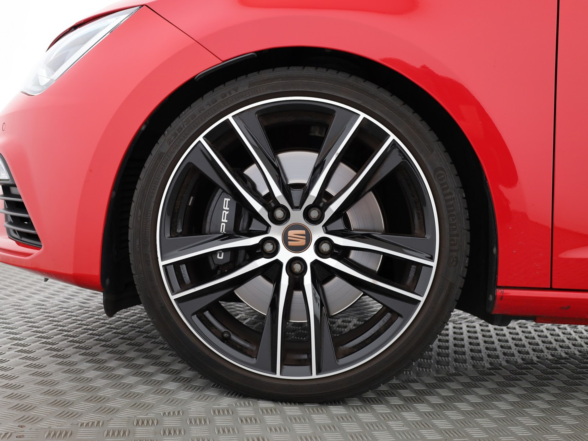 listing desktop thumbnail image 4