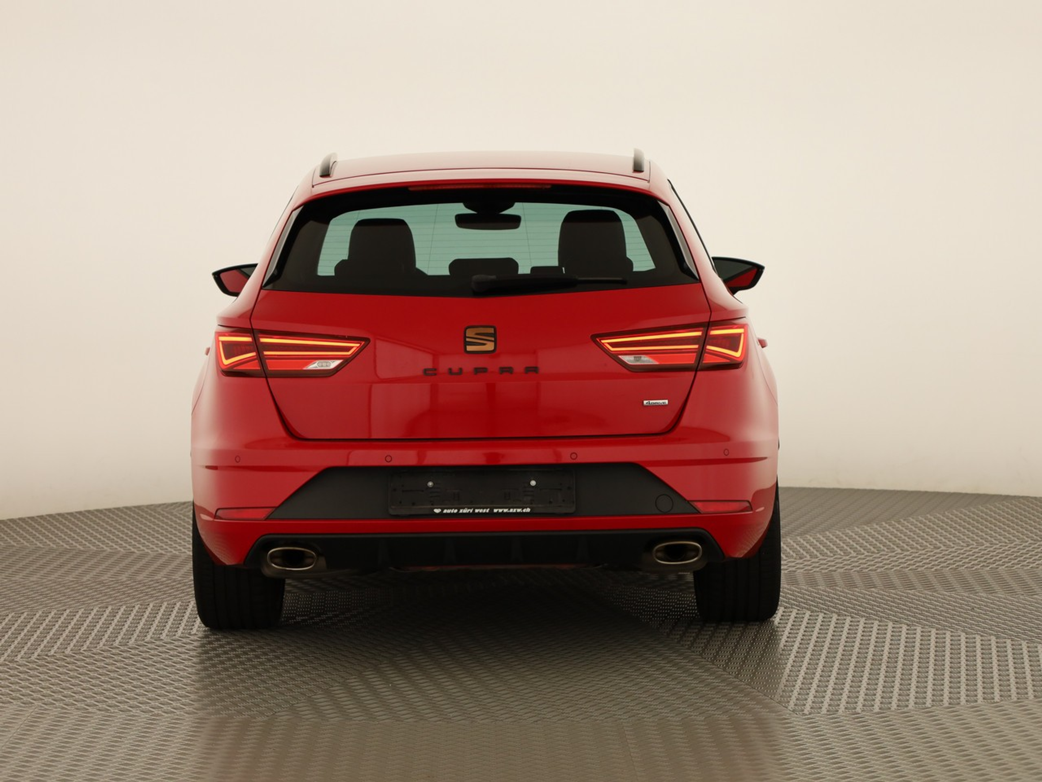 listing desktop thumbnail image 3