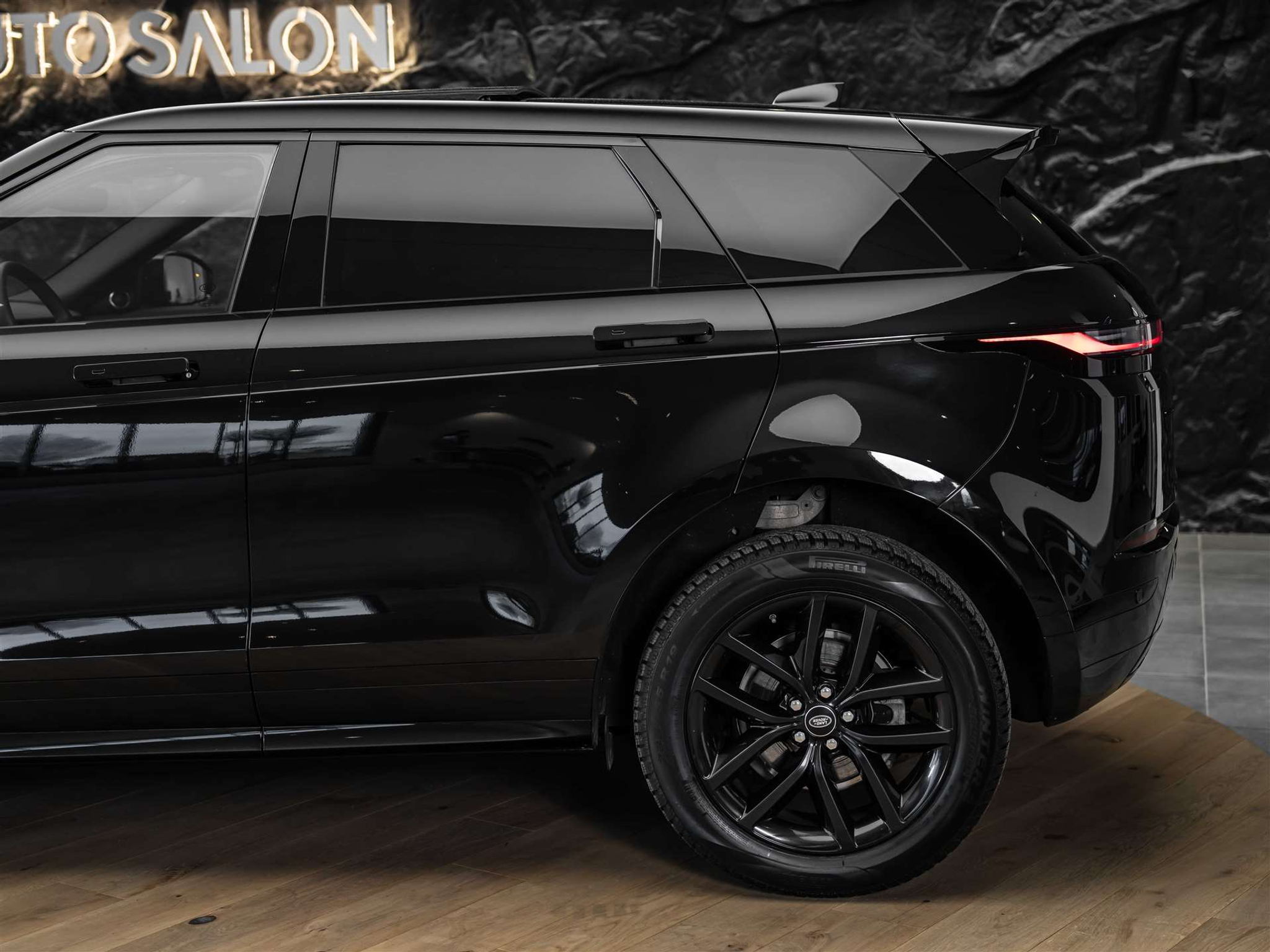 listing desktop thumbnail image 19