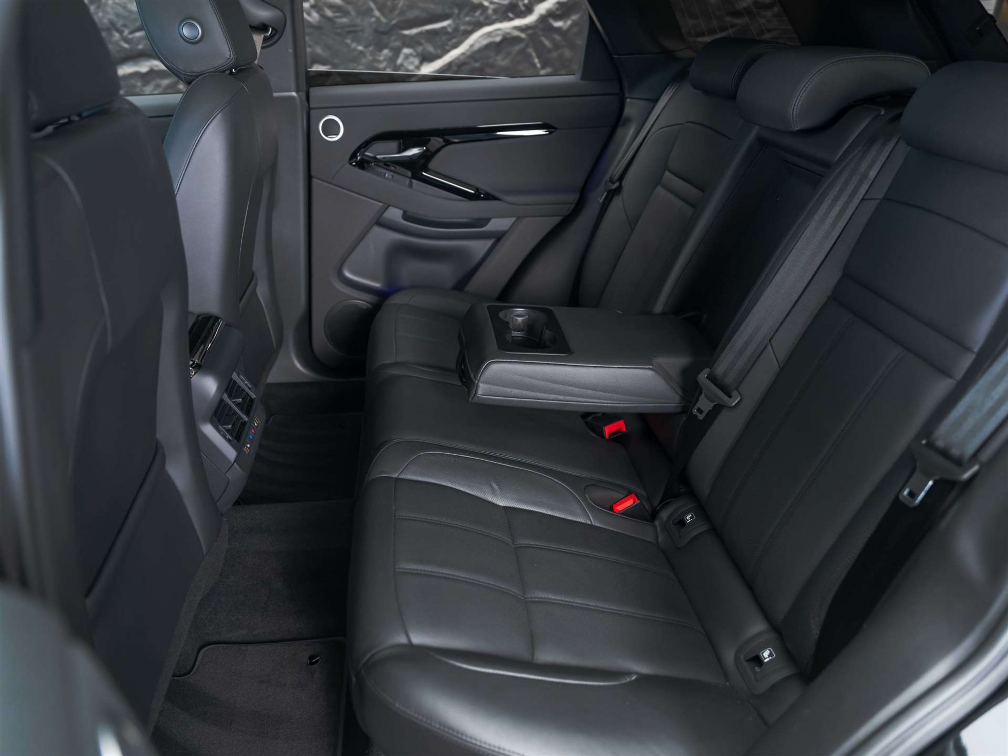 listing desktop thumbnail image 14