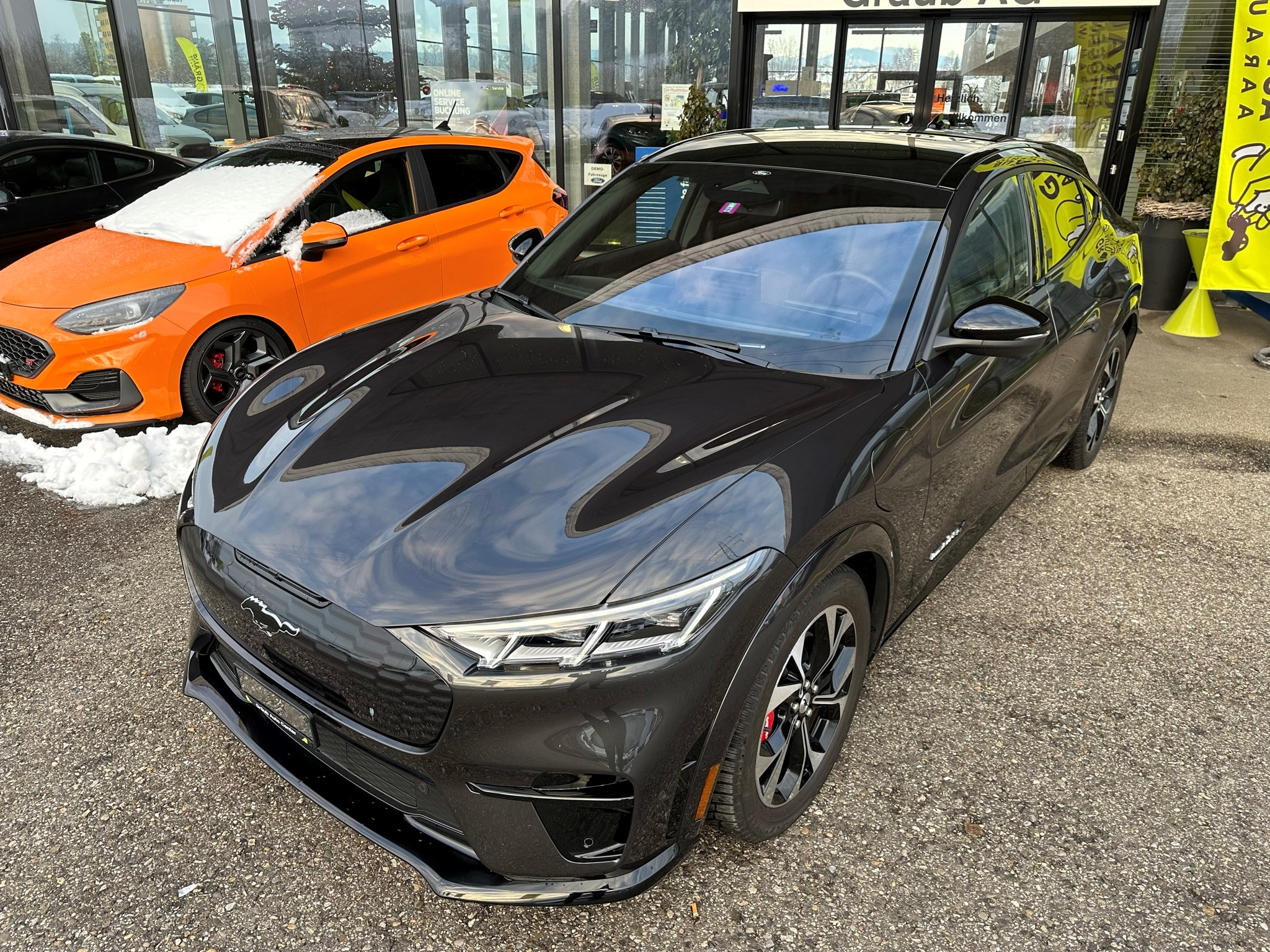 listing desktop thumbnail image 2