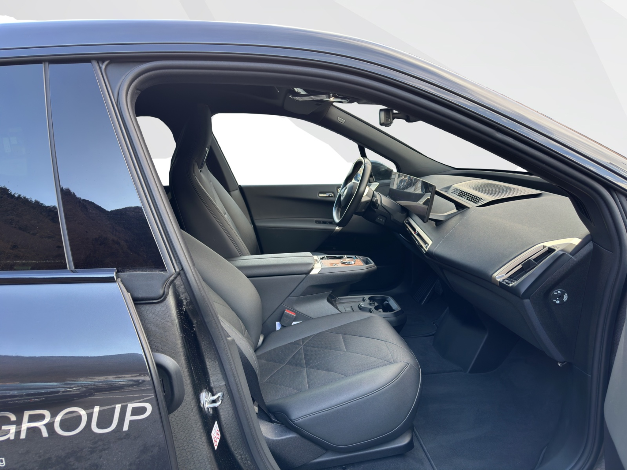 listing desktop thumbnail image 12