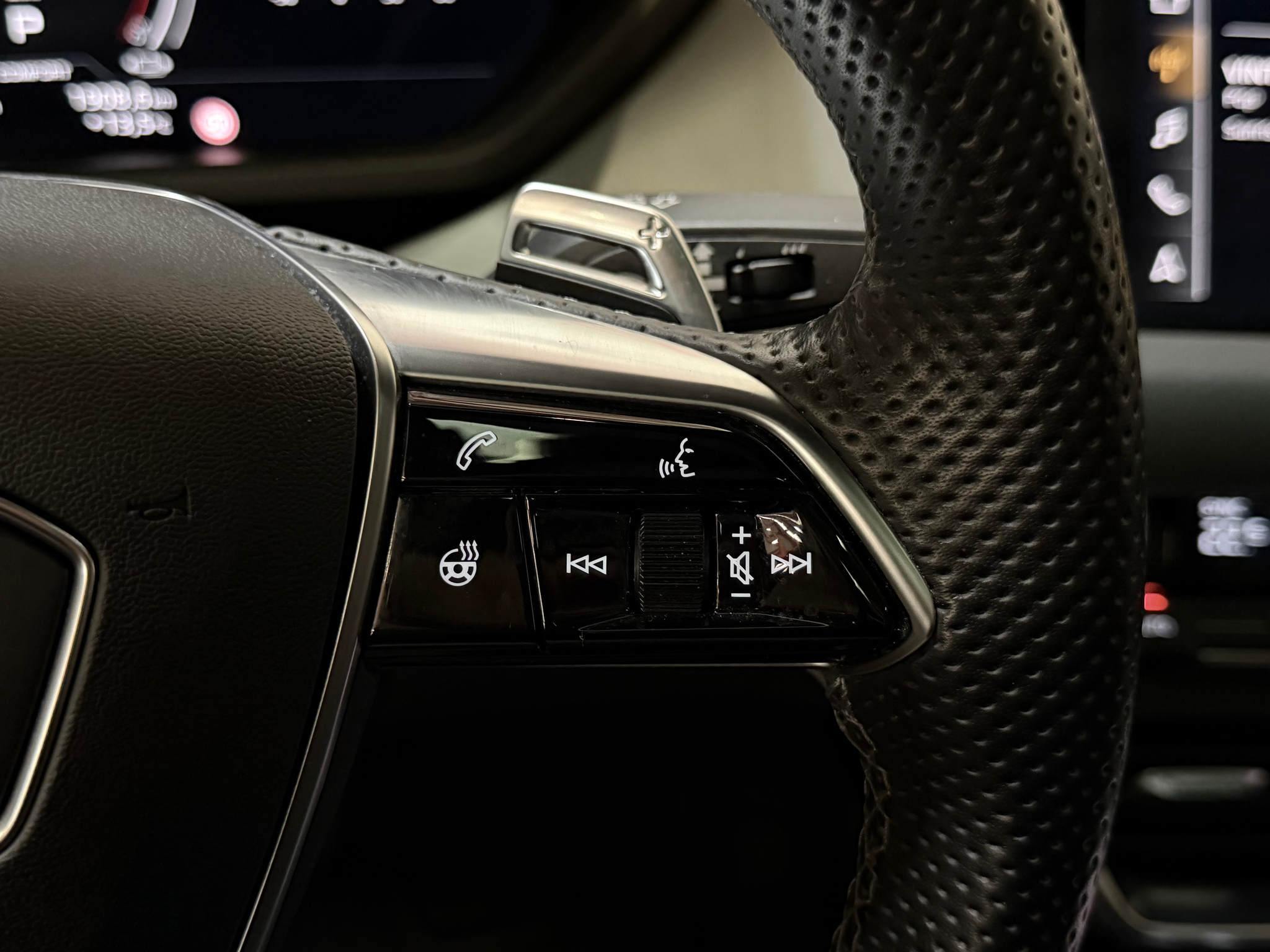 listing desktop thumbnail image 25