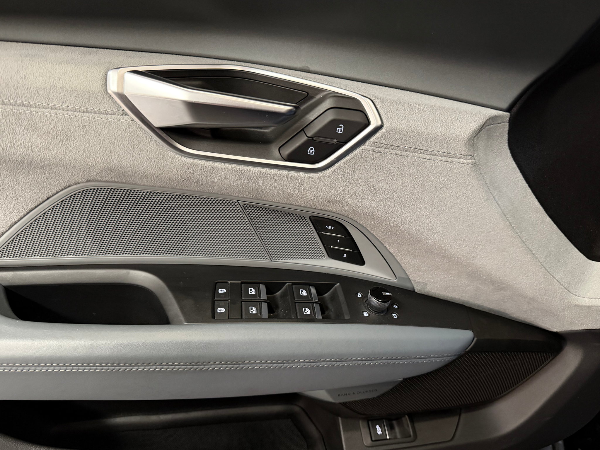 listing desktop thumbnail image 16