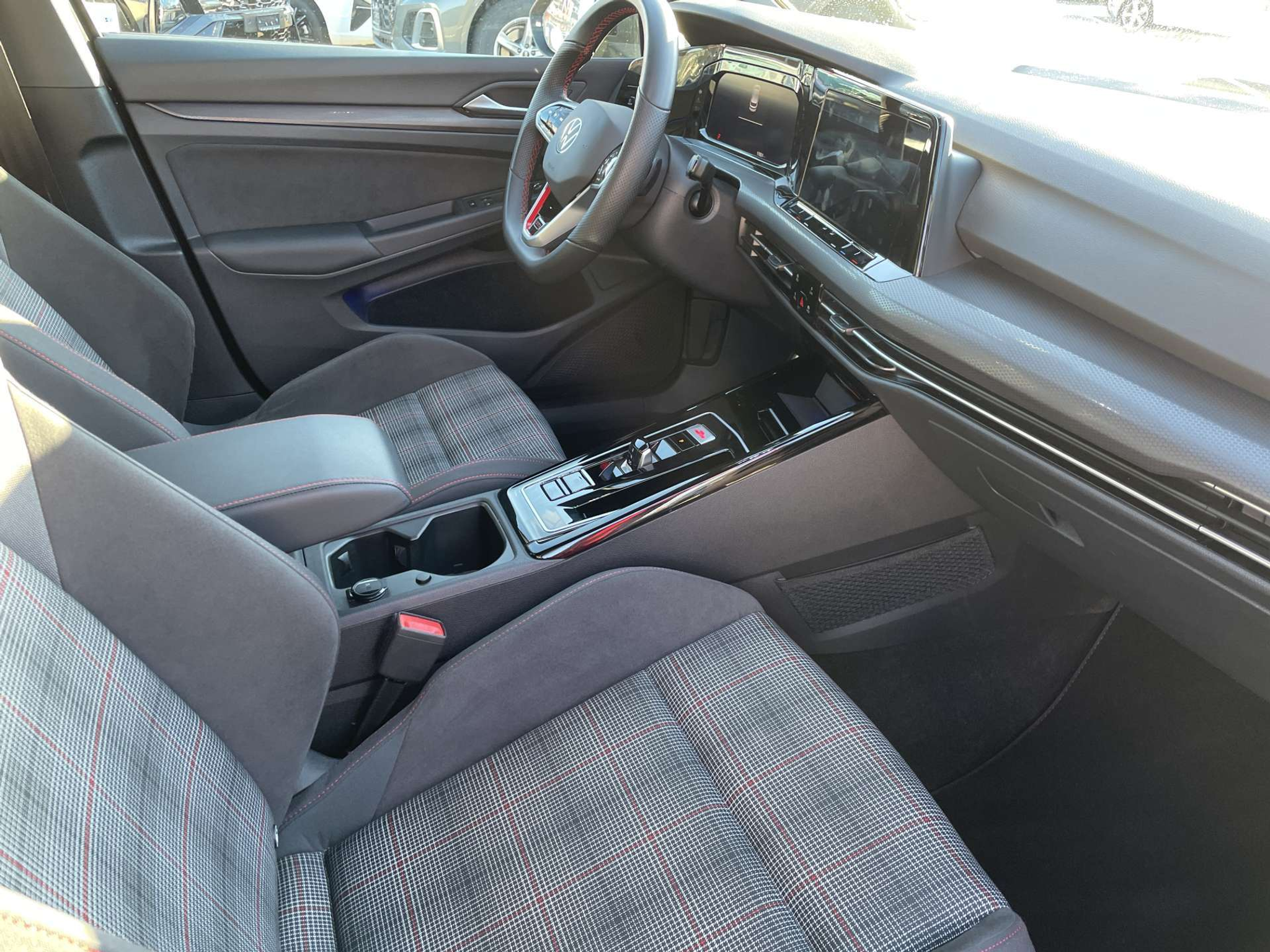 listing desktop thumbnail image 12