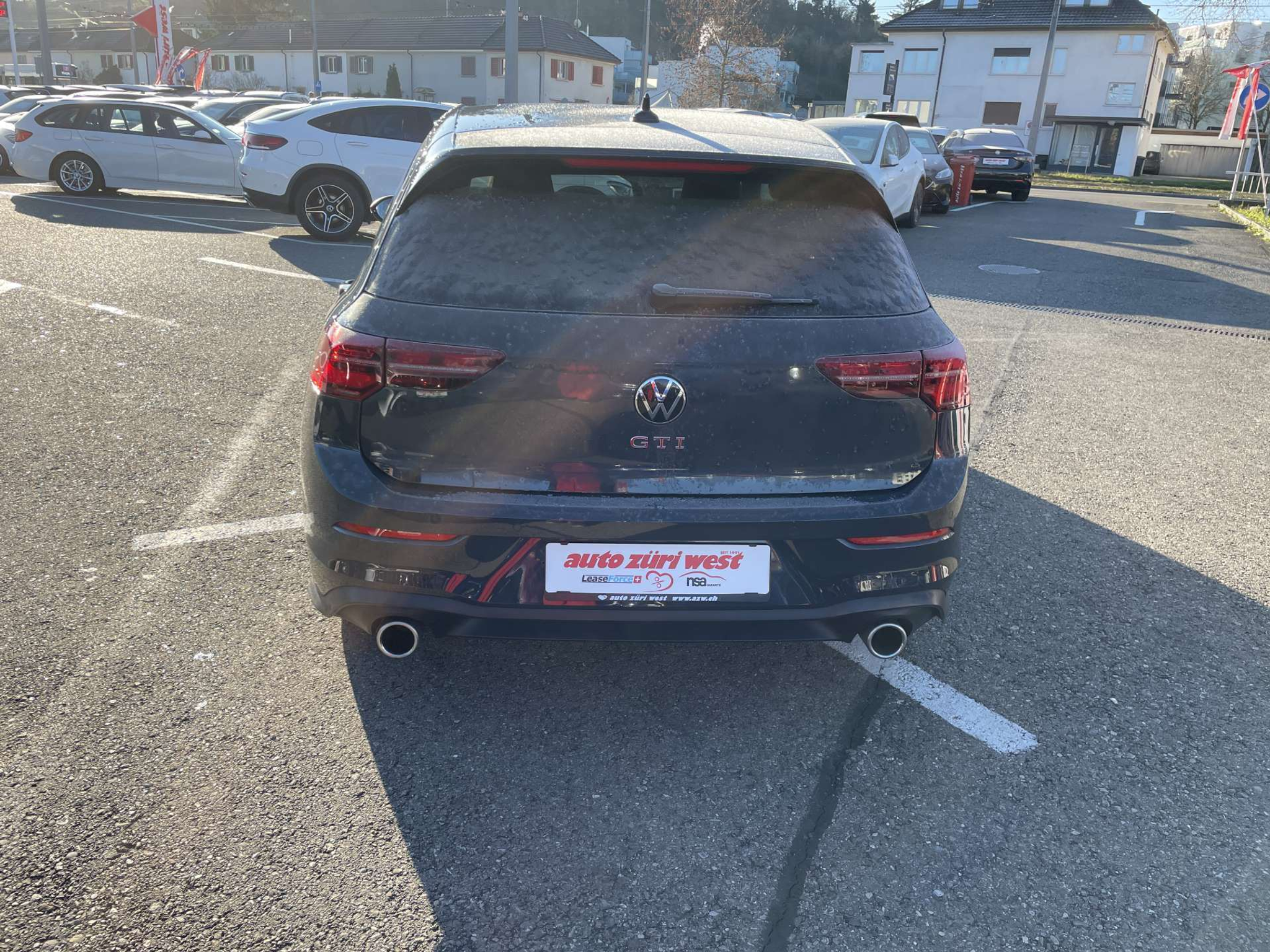 listing desktop thumbnail image 14