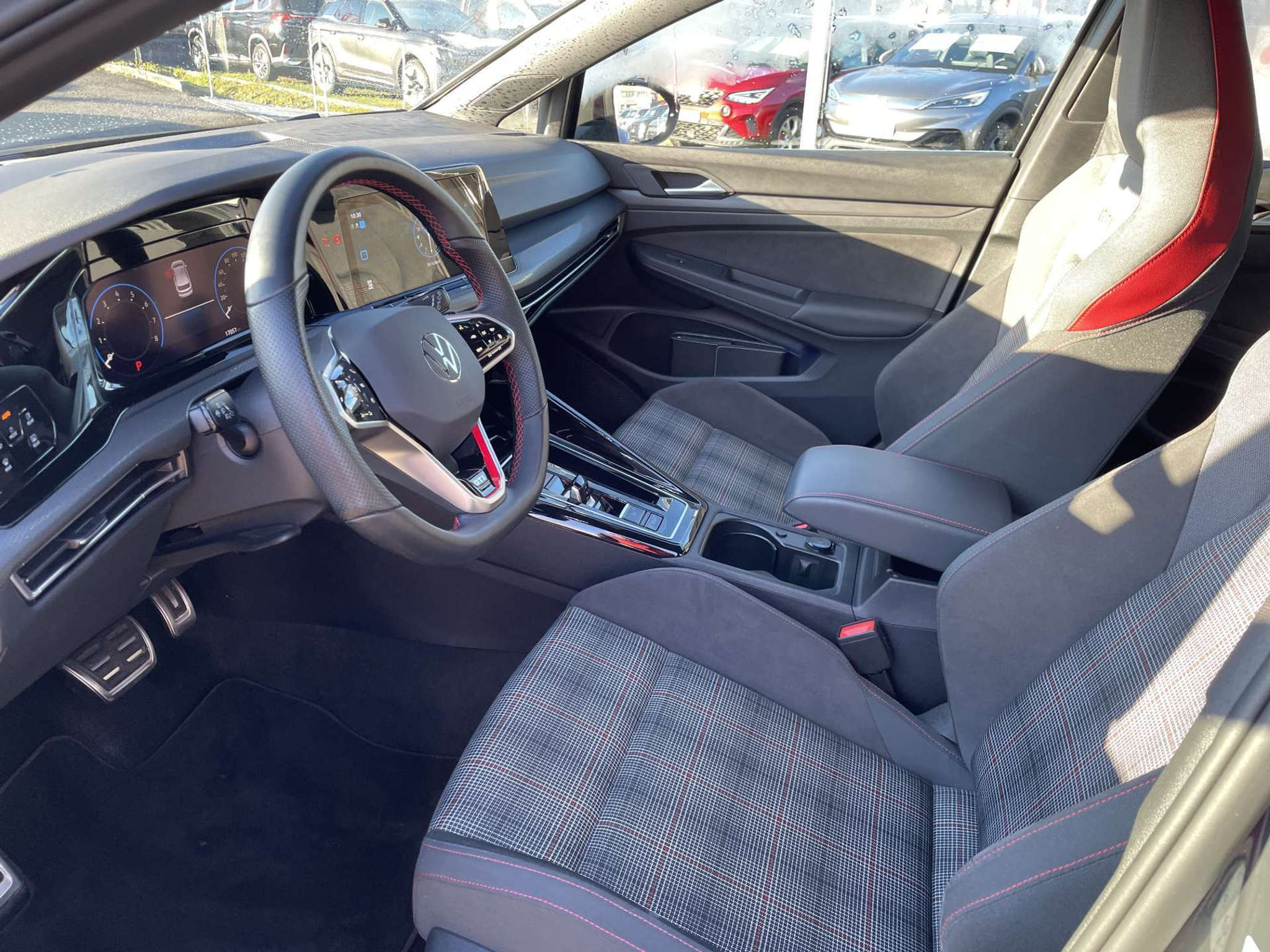 listing desktop thumbnail image 5