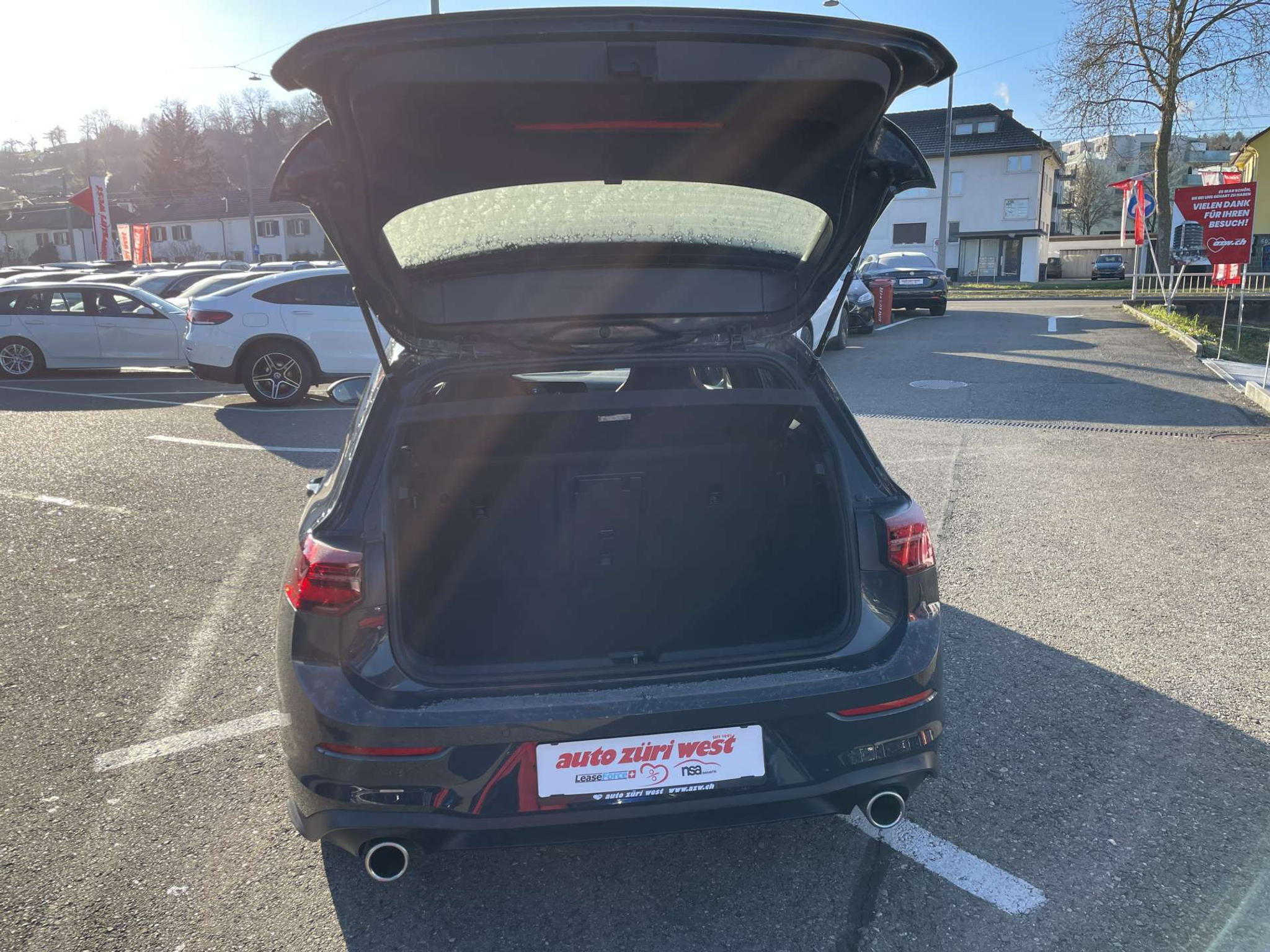 listing desktop thumbnail image 7