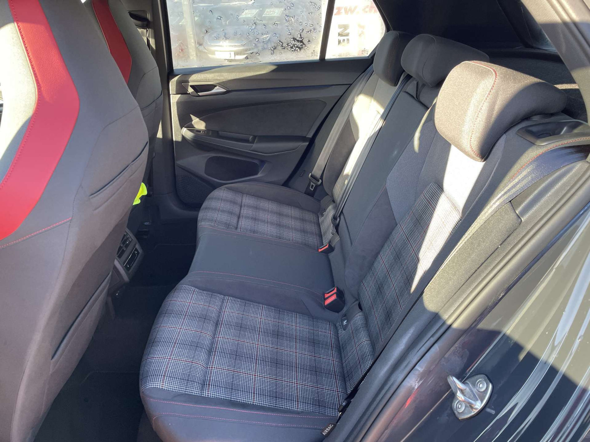 listing desktop thumbnail image 6