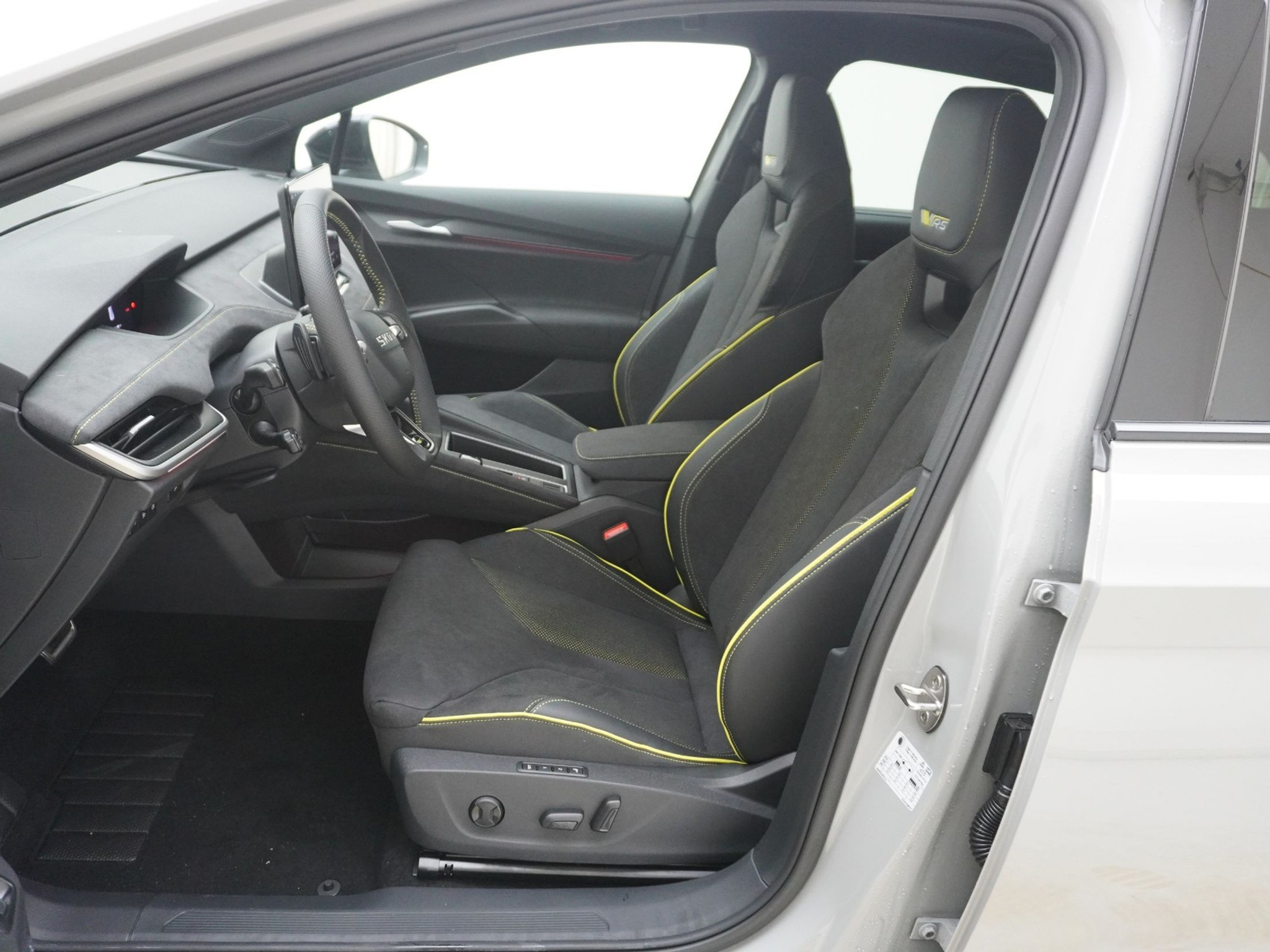 listing desktop thumbnail image 12