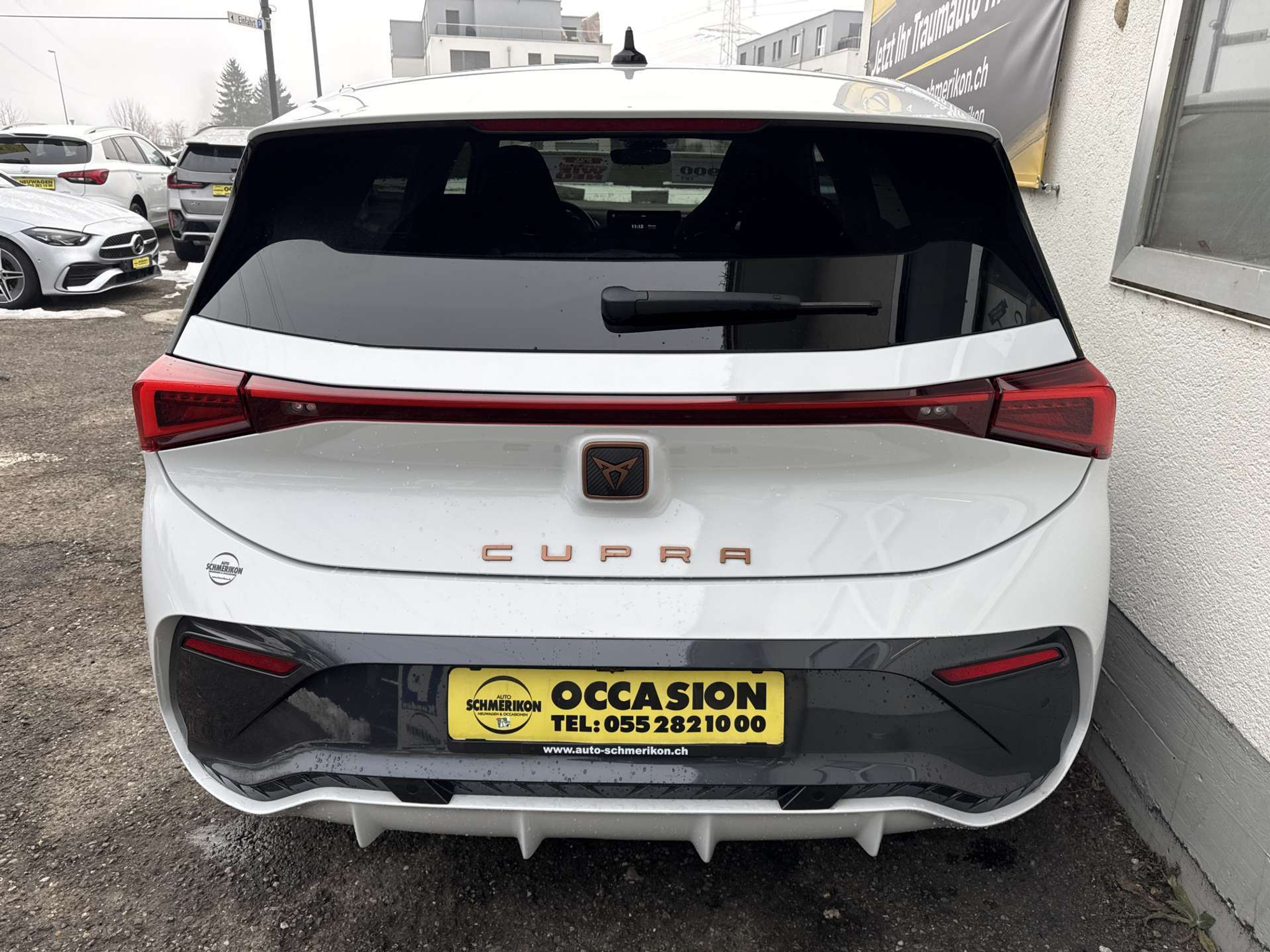 listing desktop thumbnail image 1