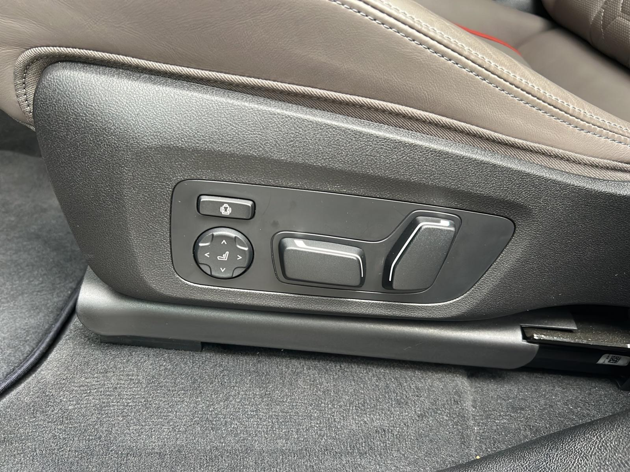 listing desktop thumbnail image 15