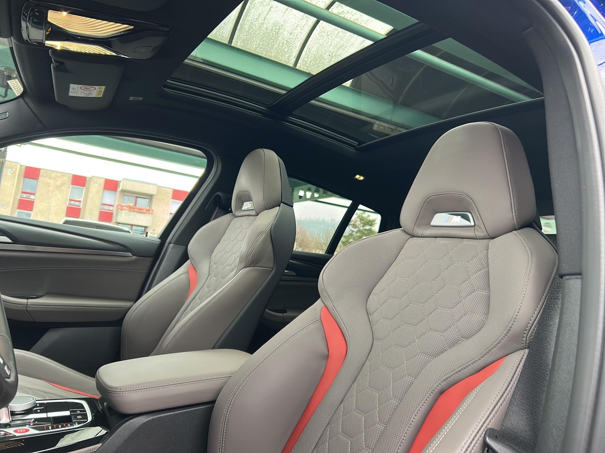 listing desktop thumbnail image 12