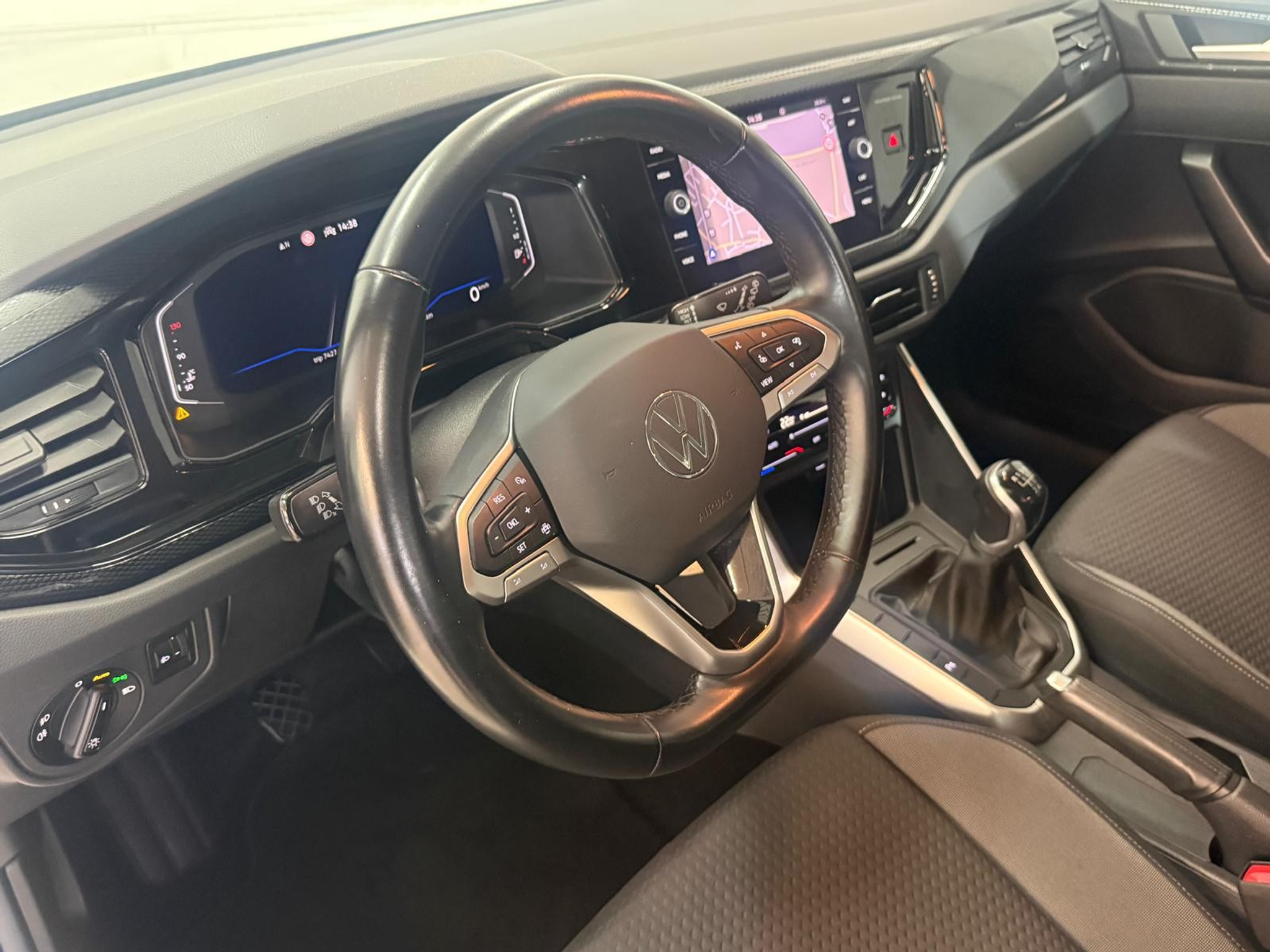 listing desktop thumbnail image 4