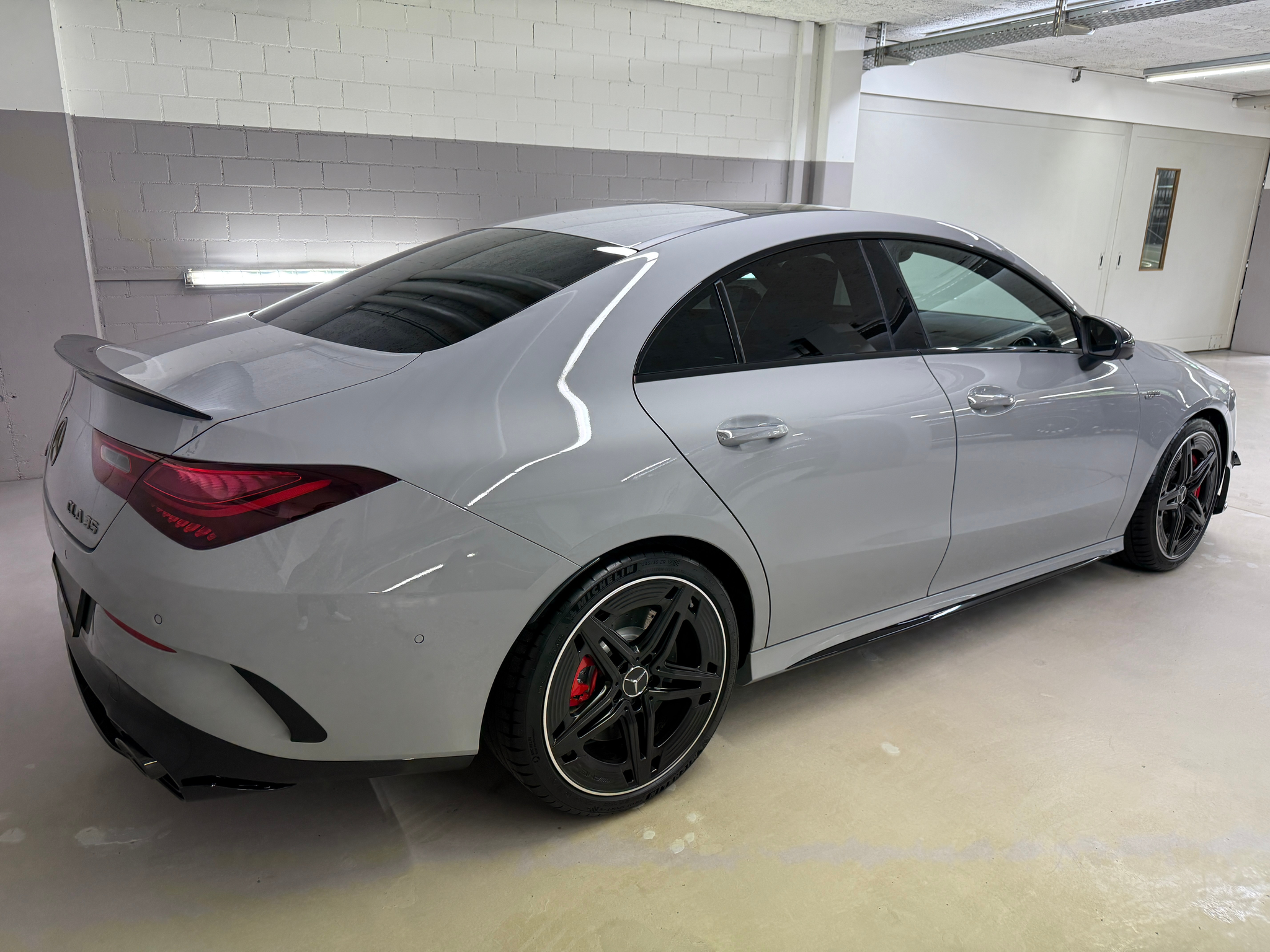 listing desktop thumbnail image 3