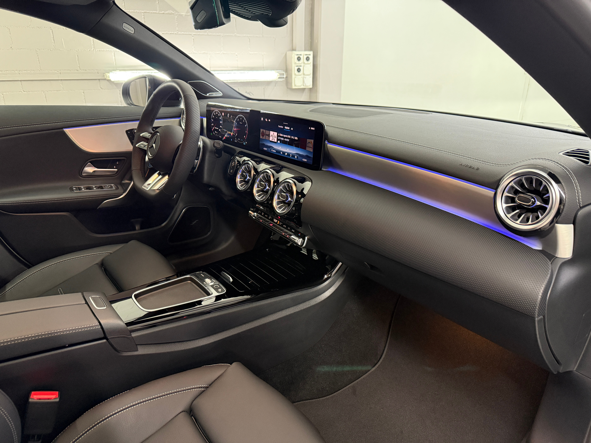 listing desktop thumbnail image 10