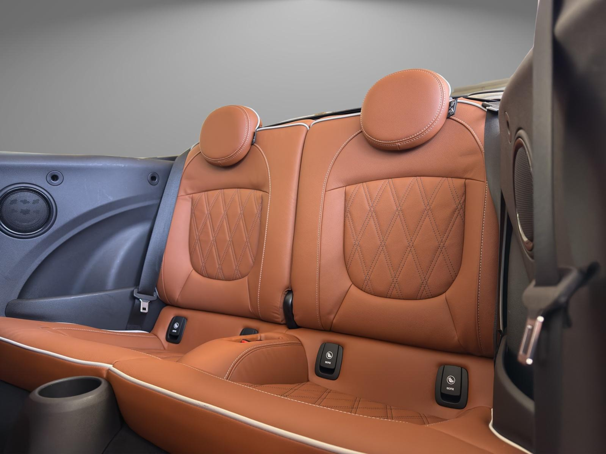 listing desktop thumbnail image 16