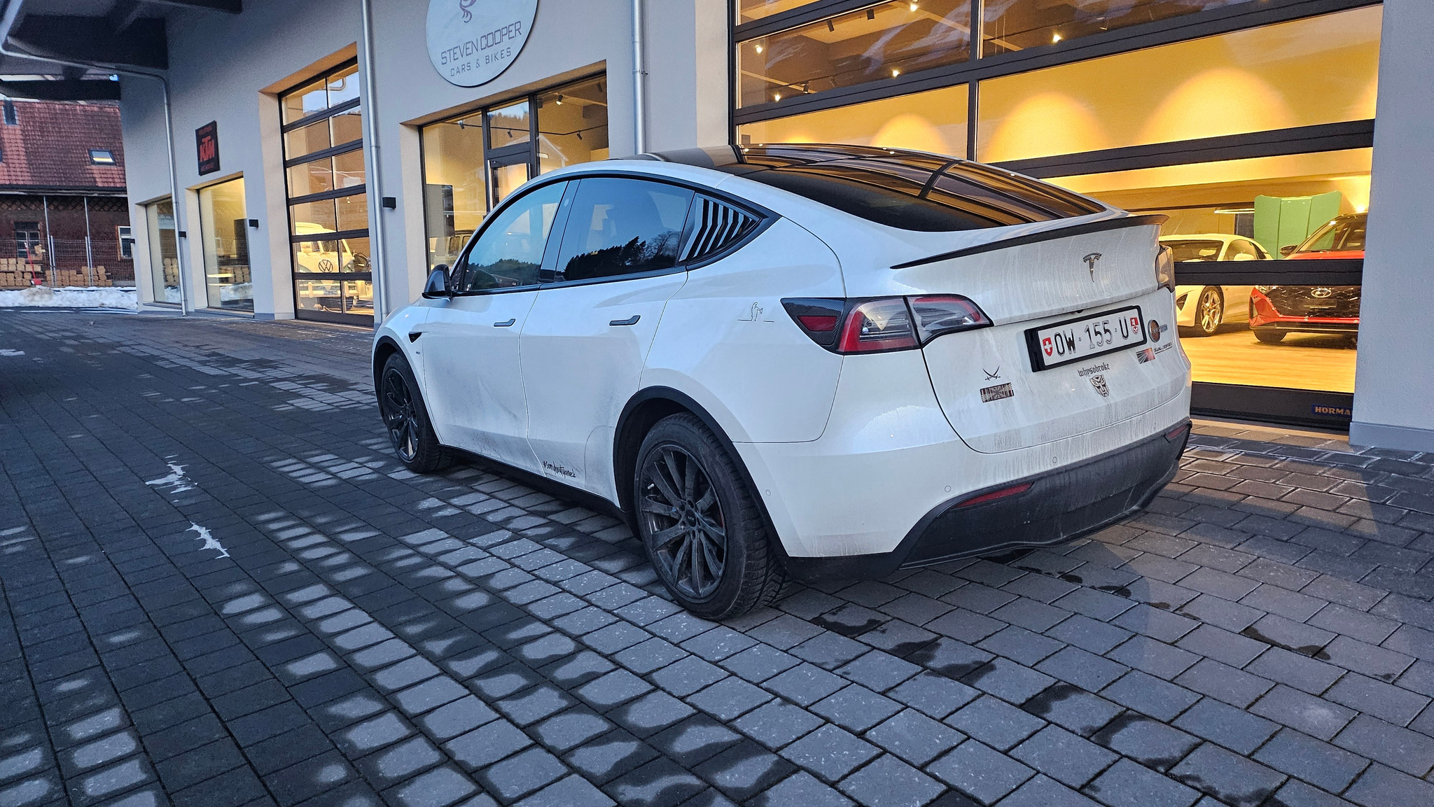 listing desktop thumbnail image 2