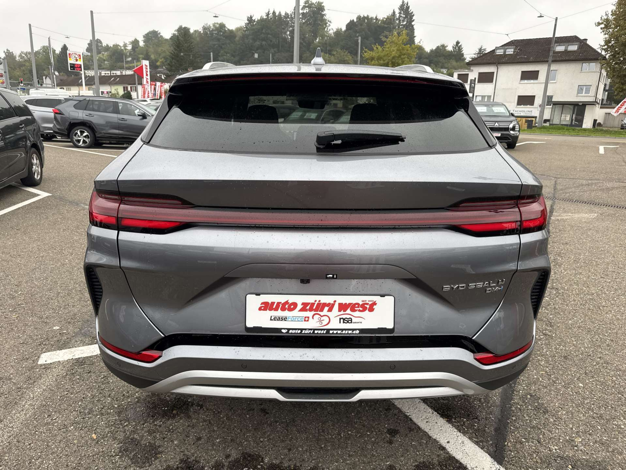 listing desktop thumbnail image 13