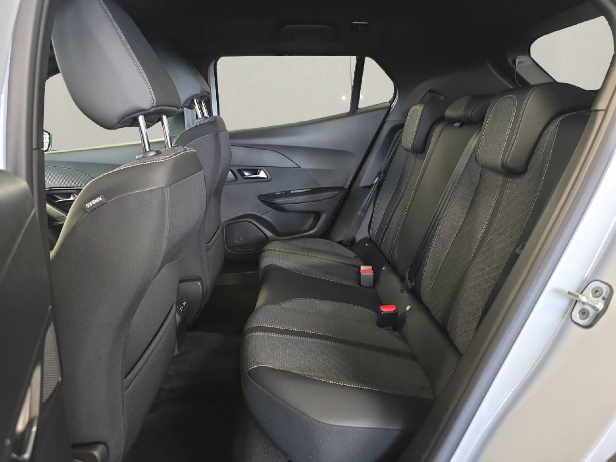 listing desktop thumbnail image 6