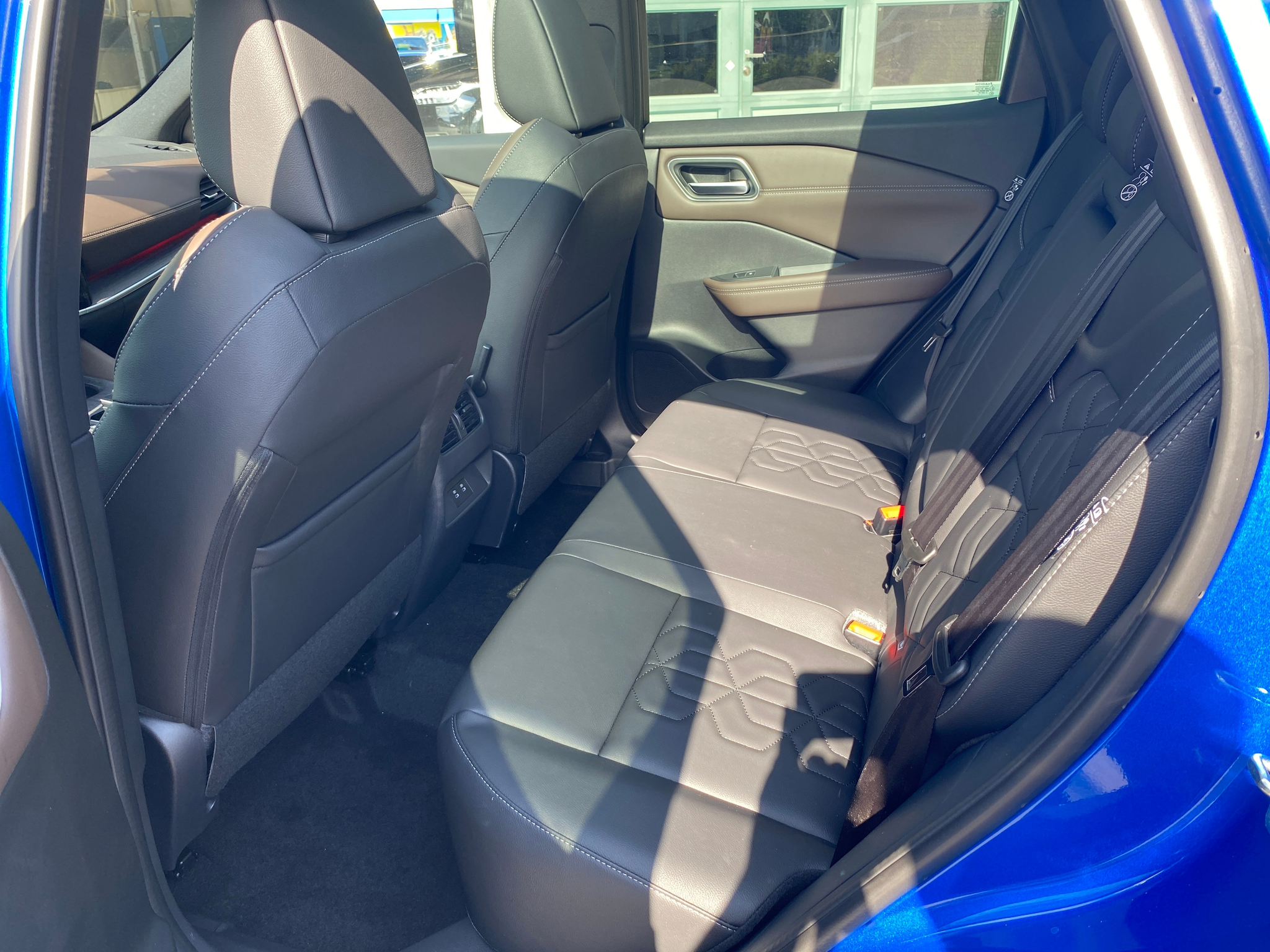 listing desktop thumbnail image 16