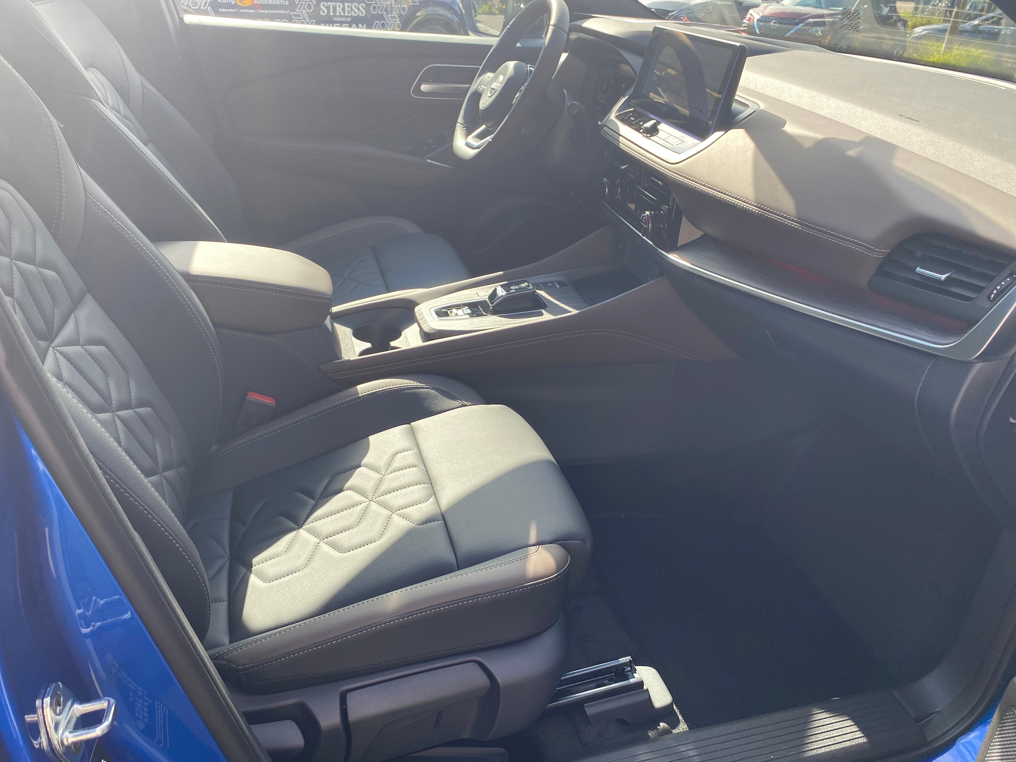 listing desktop thumbnail image 14