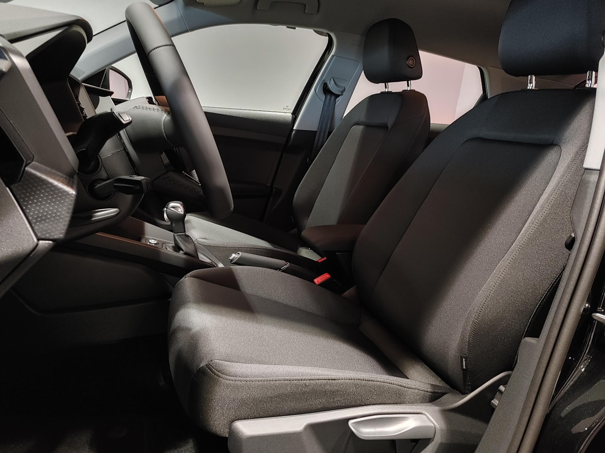 listing desktop thumbnail image 3