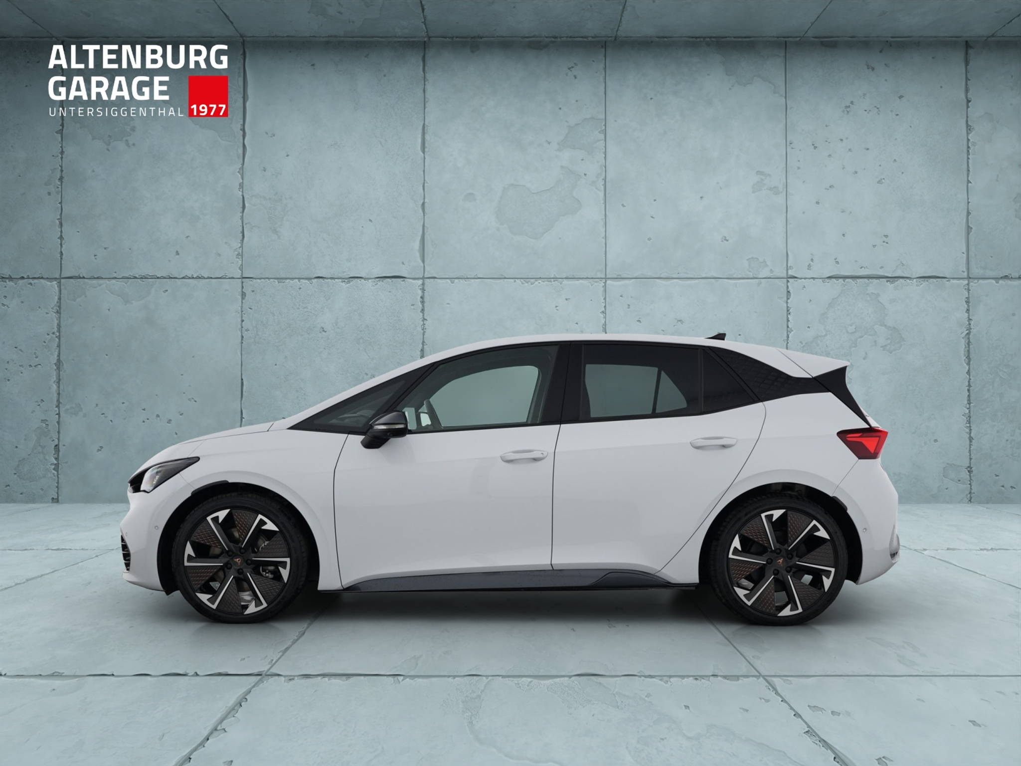 listing desktop thumbnail image 1