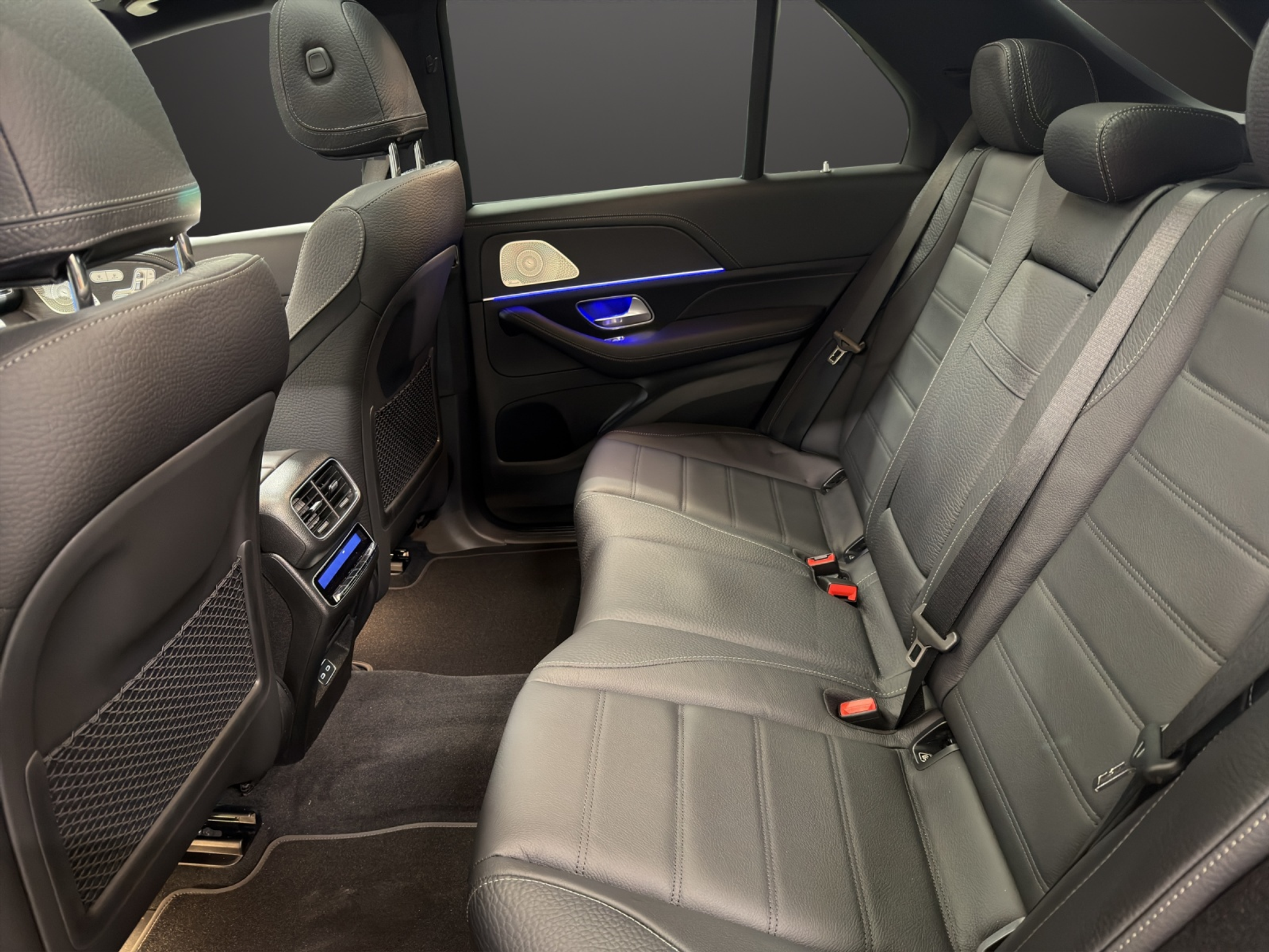 listing desktop thumbnail image 11