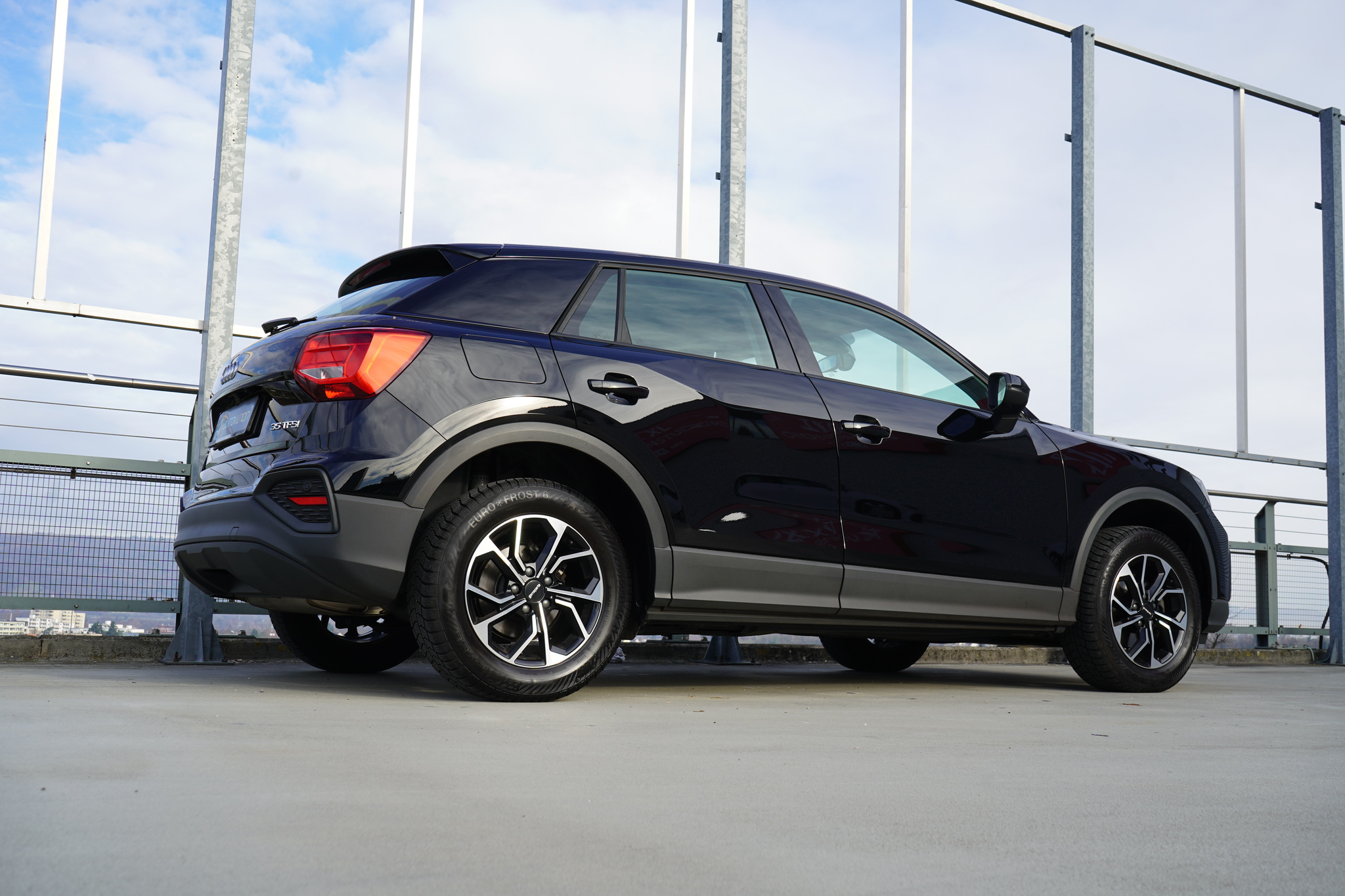 listing desktop thumbnail image 9