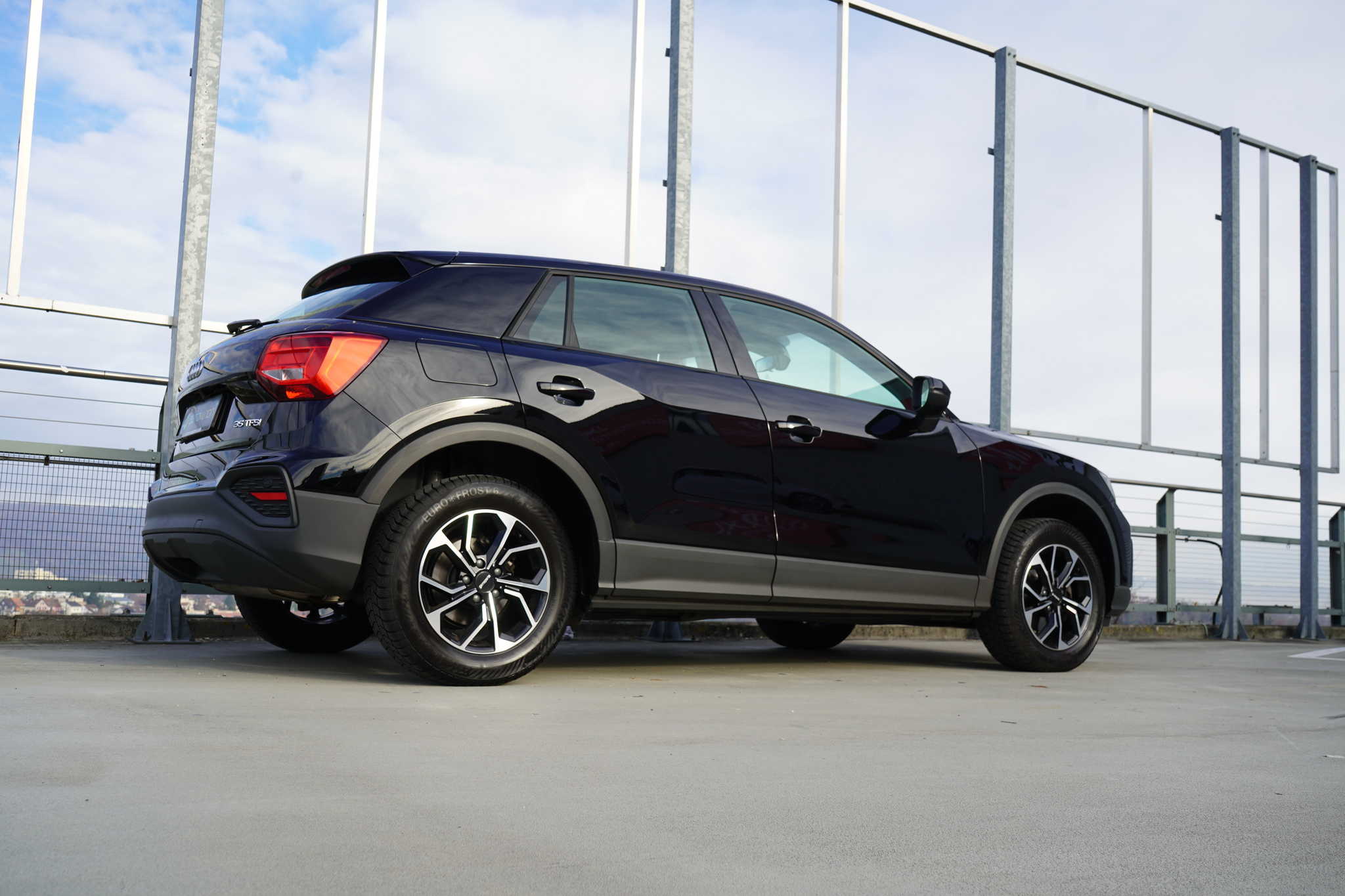 listing desktop thumbnail image 7