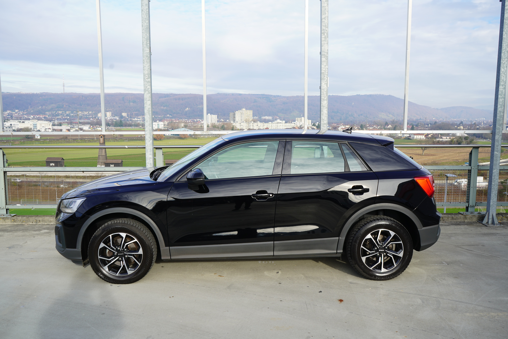 listing desktop thumbnail image 5