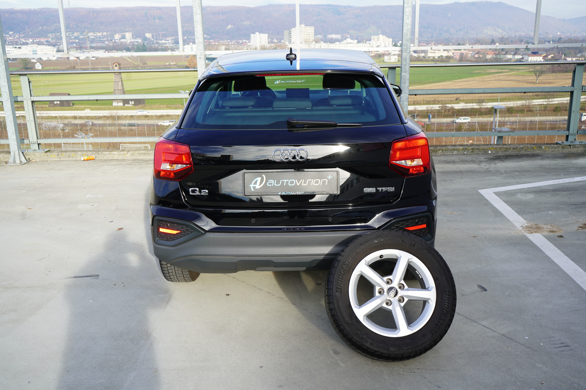 listing desktop thumbnail image 16