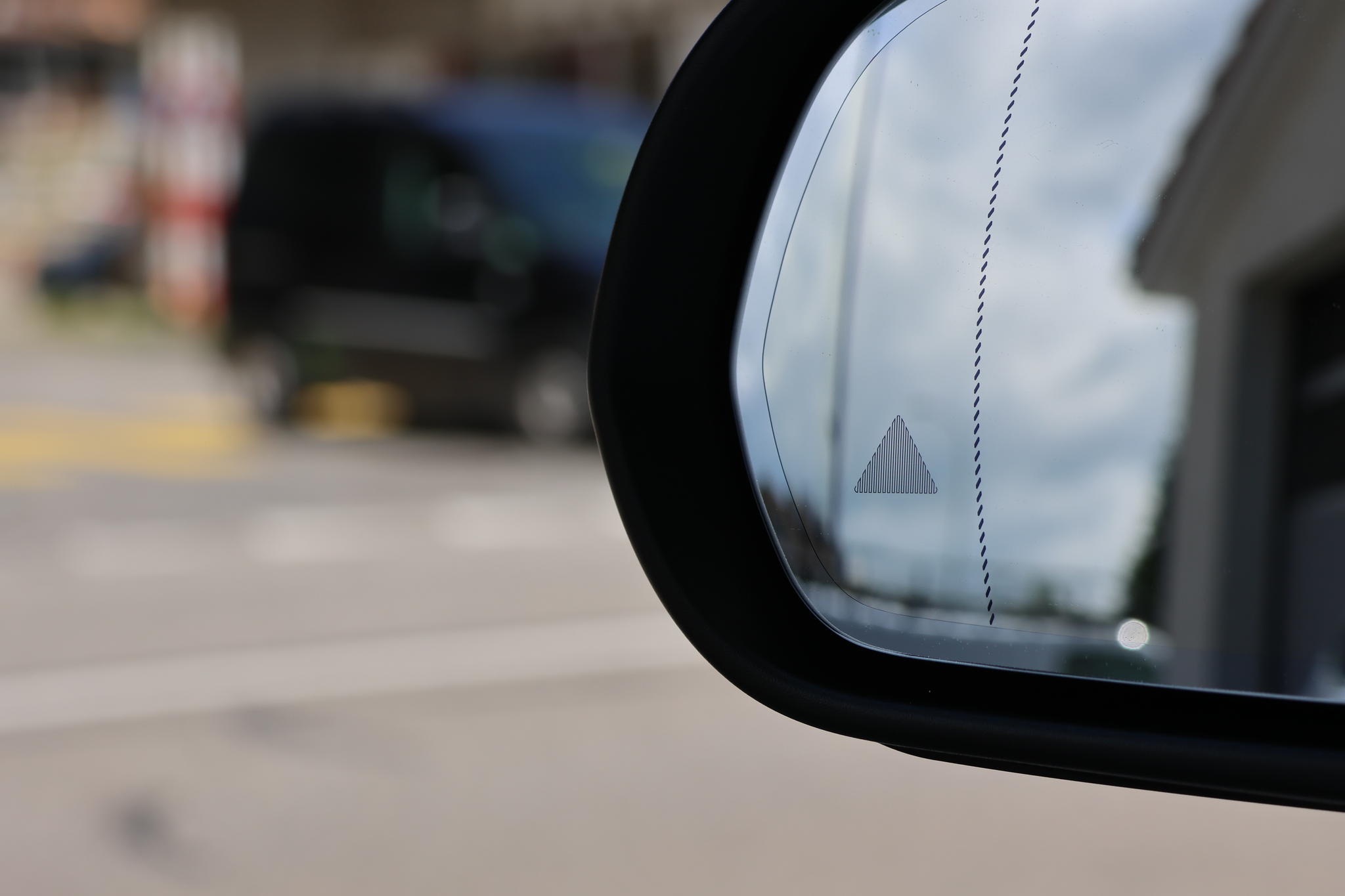 listing desktop thumbnail image 23