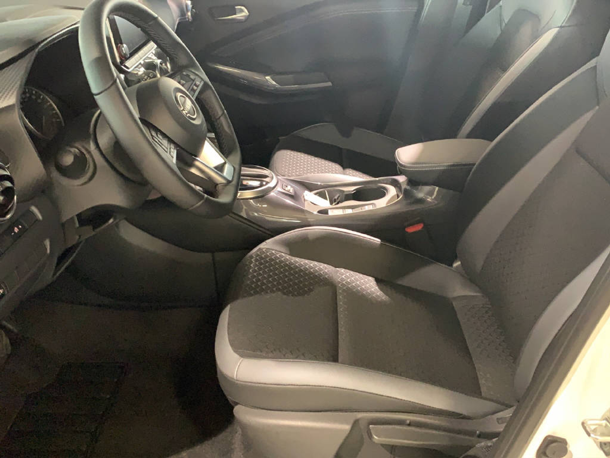 listing desktop thumbnail image 3