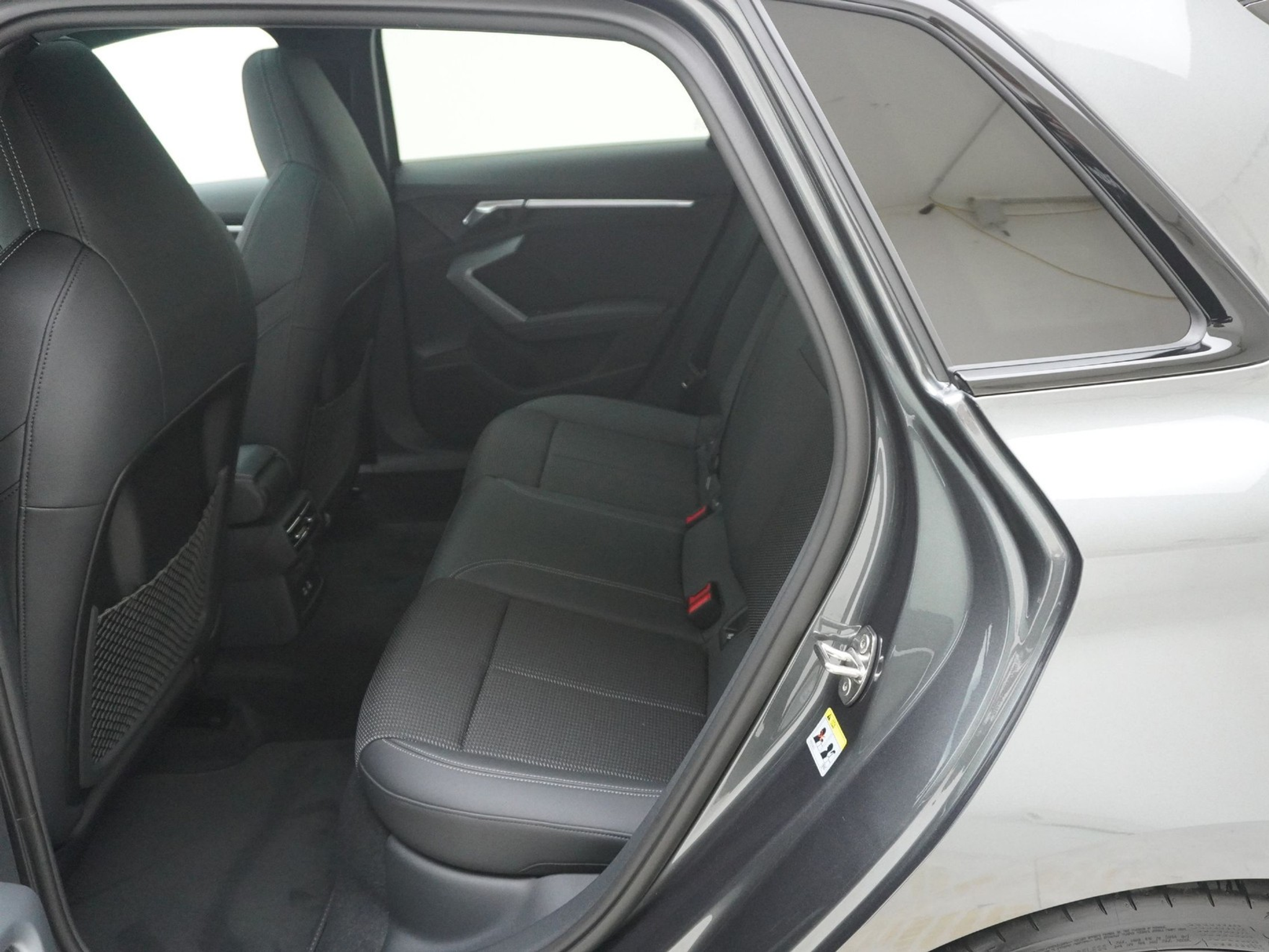 listing desktop thumbnail image 13