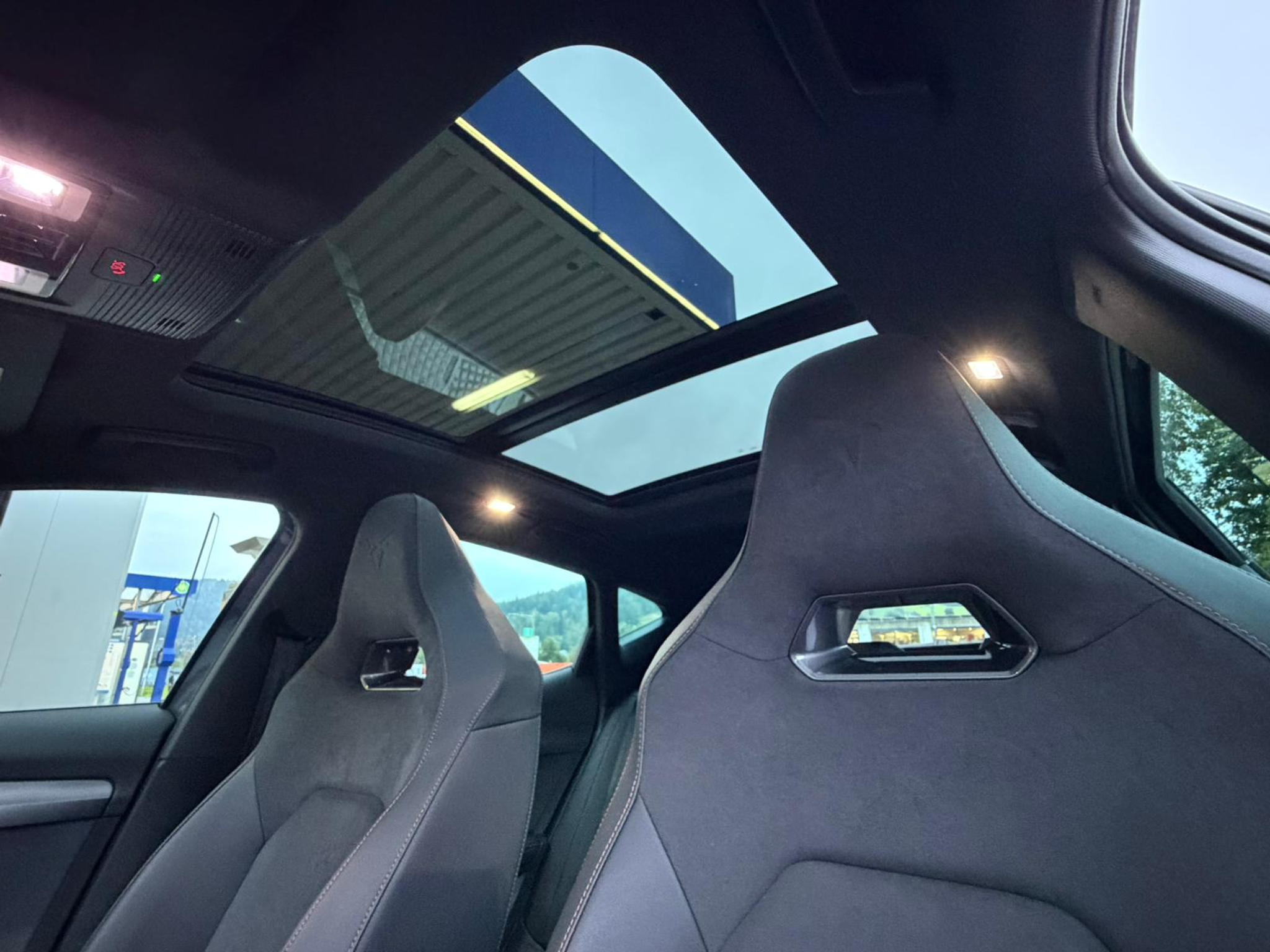 listing desktop thumbnail image 7