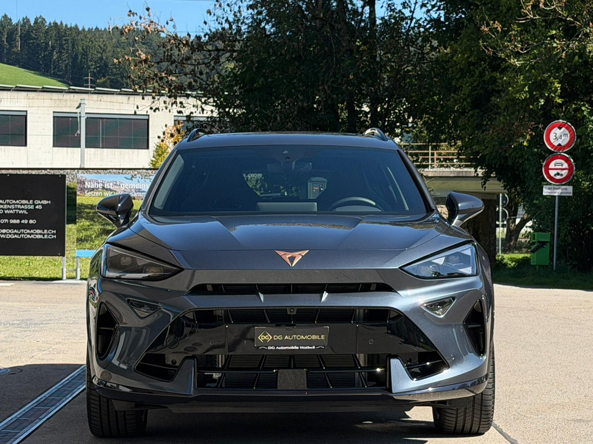 listing desktop thumbnail image 1