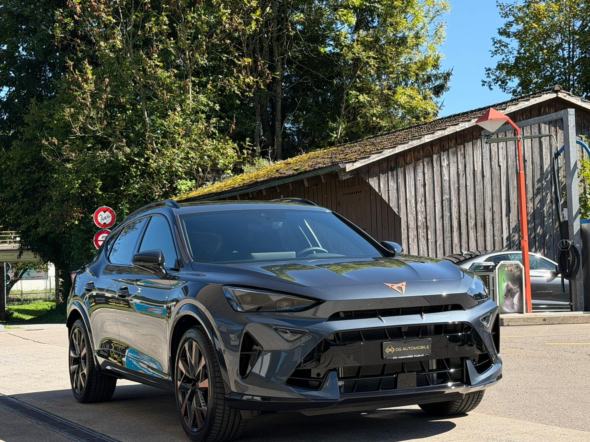 listing desktop thumbnail image 2