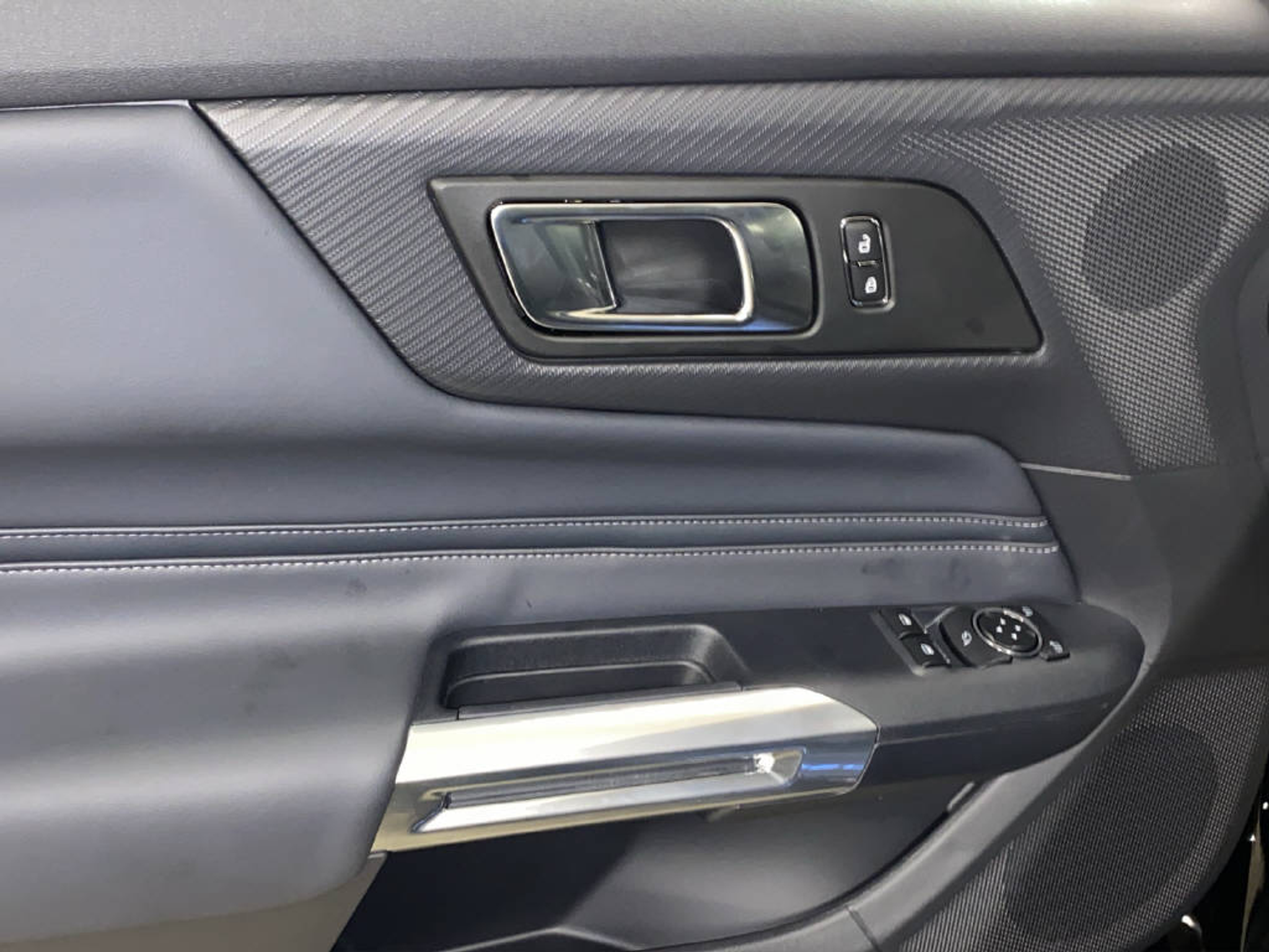 listing desktop thumbnail image 11