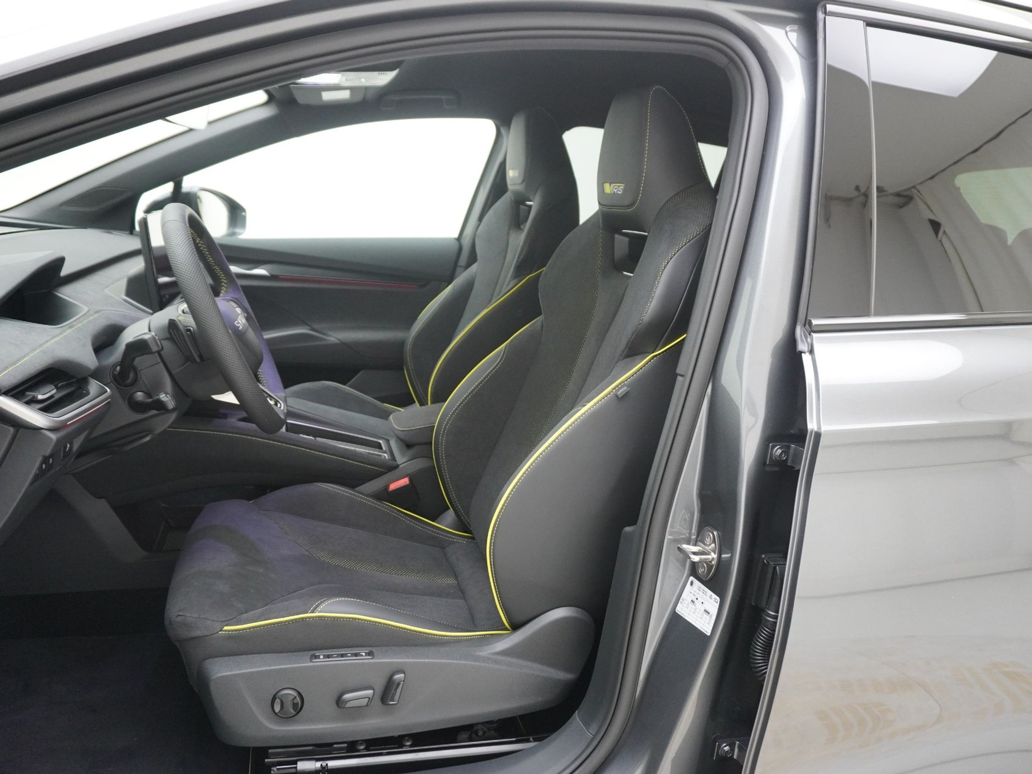 listing desktop thumbnail image 12