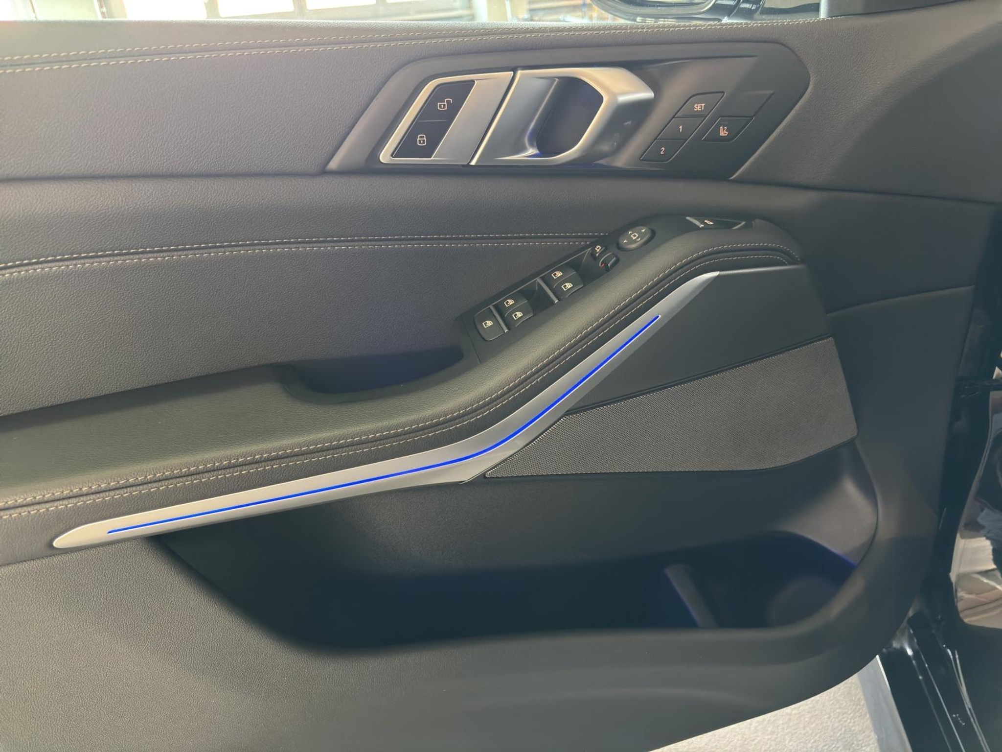 listing desktop thumbnail image 5