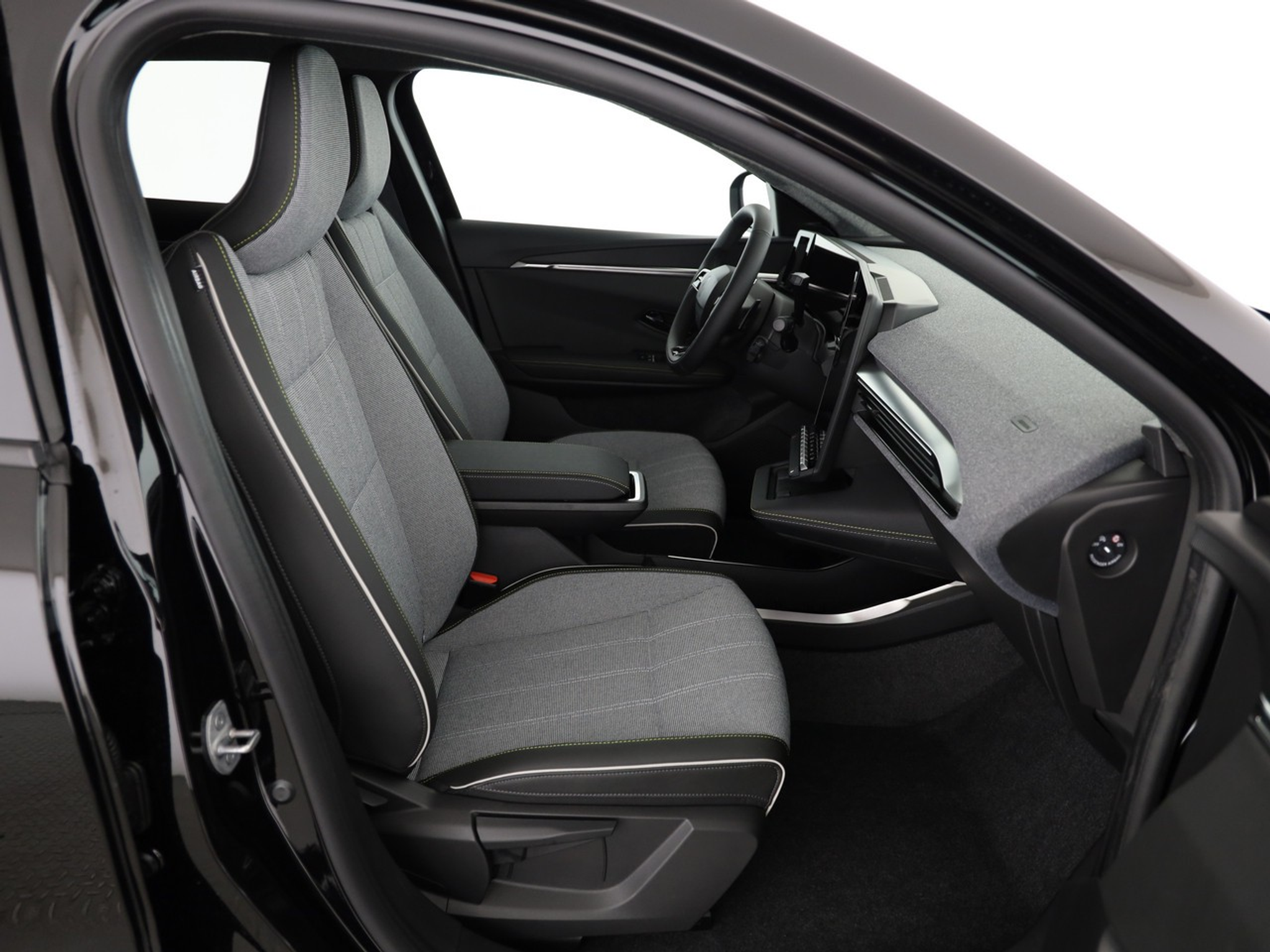 listing desktop thumbnail image 6